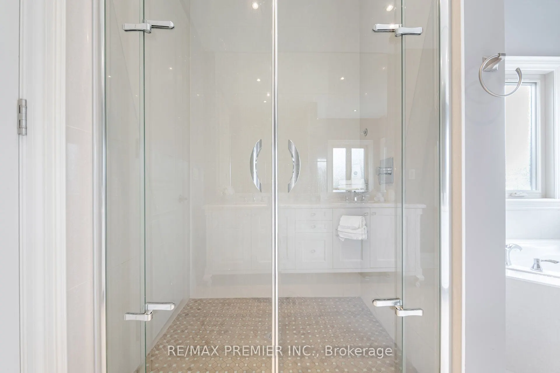 28 Ellerby Square N