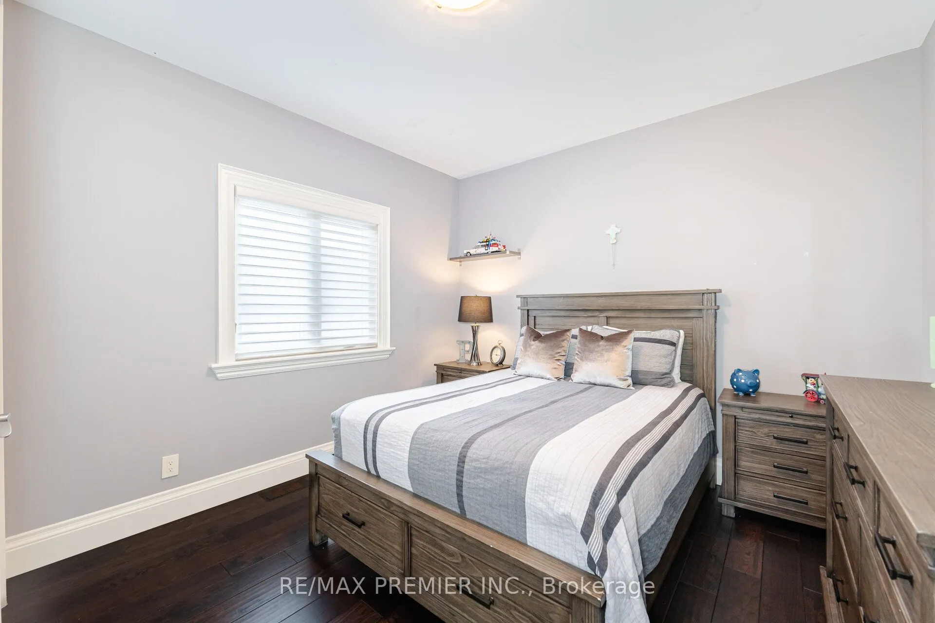 28 Ellerby Square N