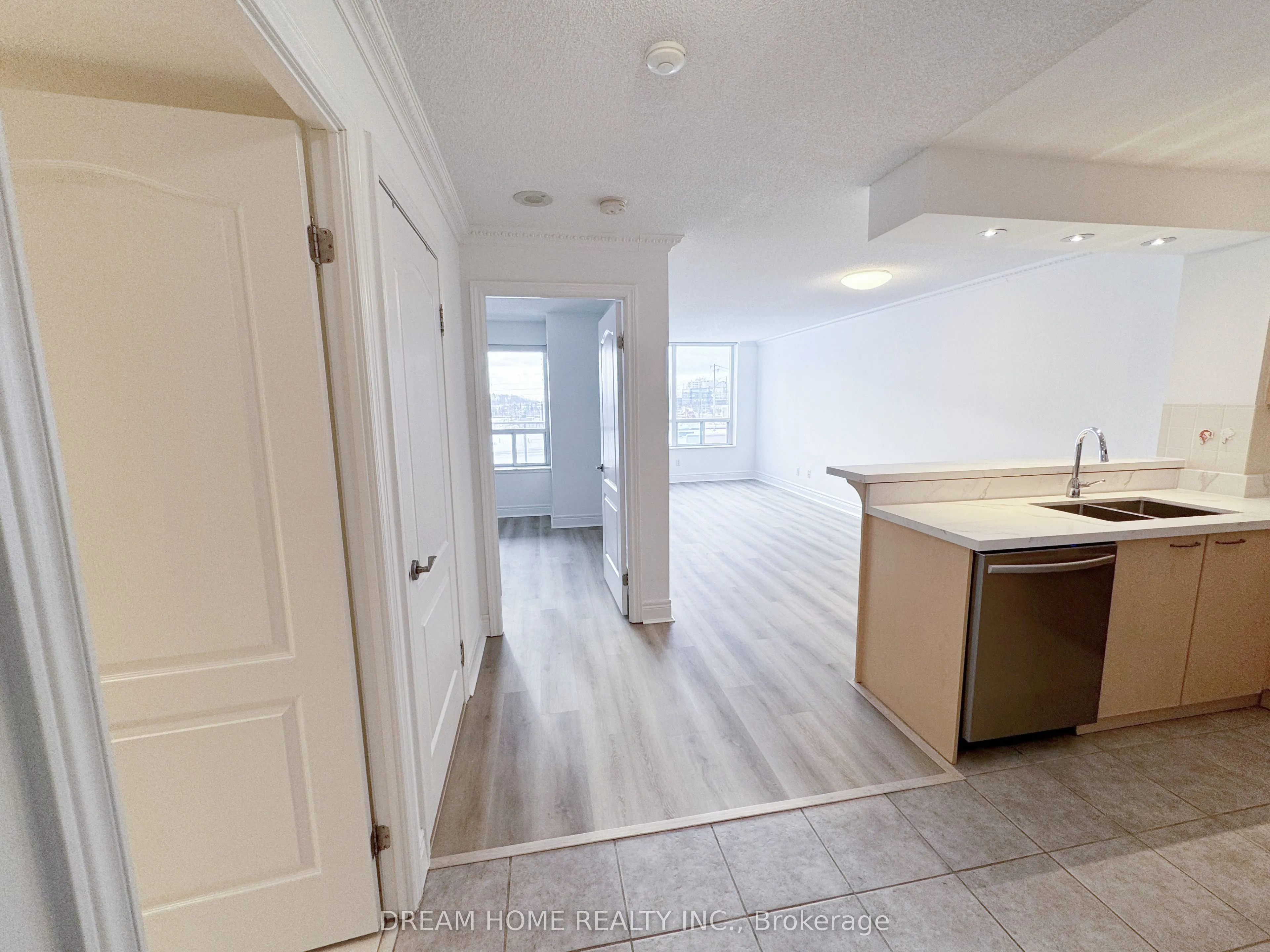 48 Suncrest Boulevard, #507