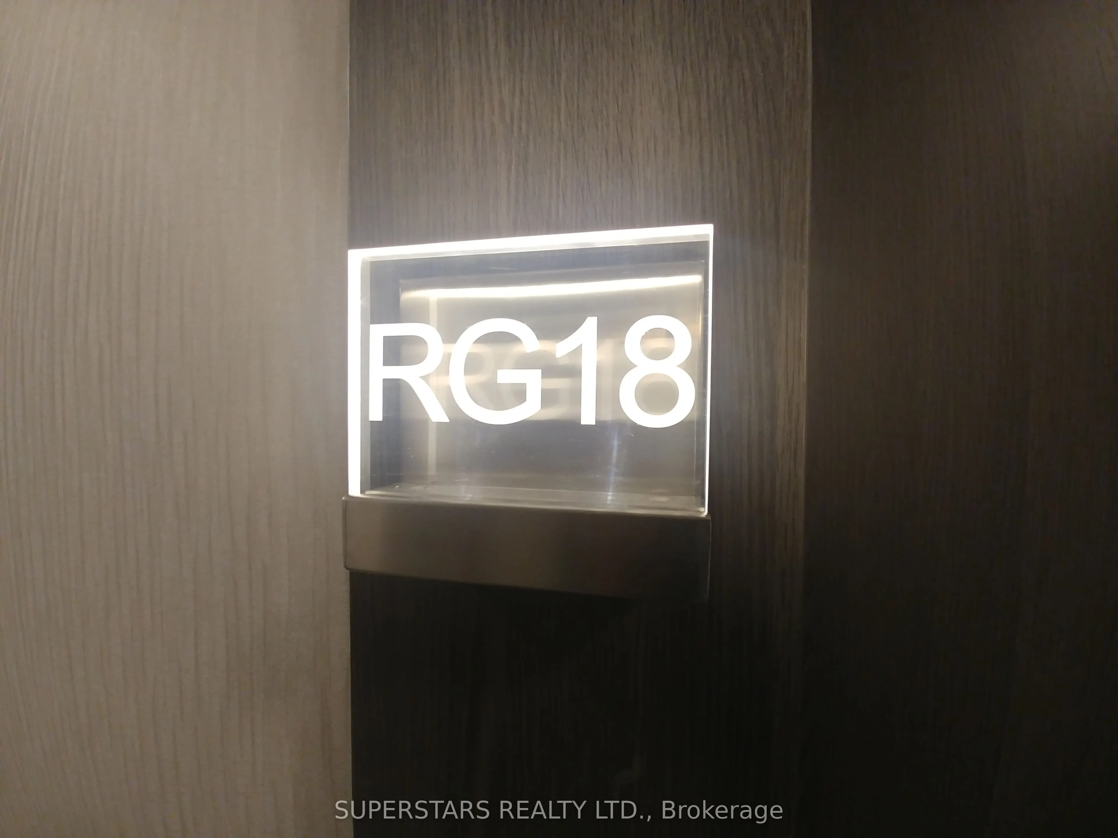 25 Water Walk Drive, #Rg18