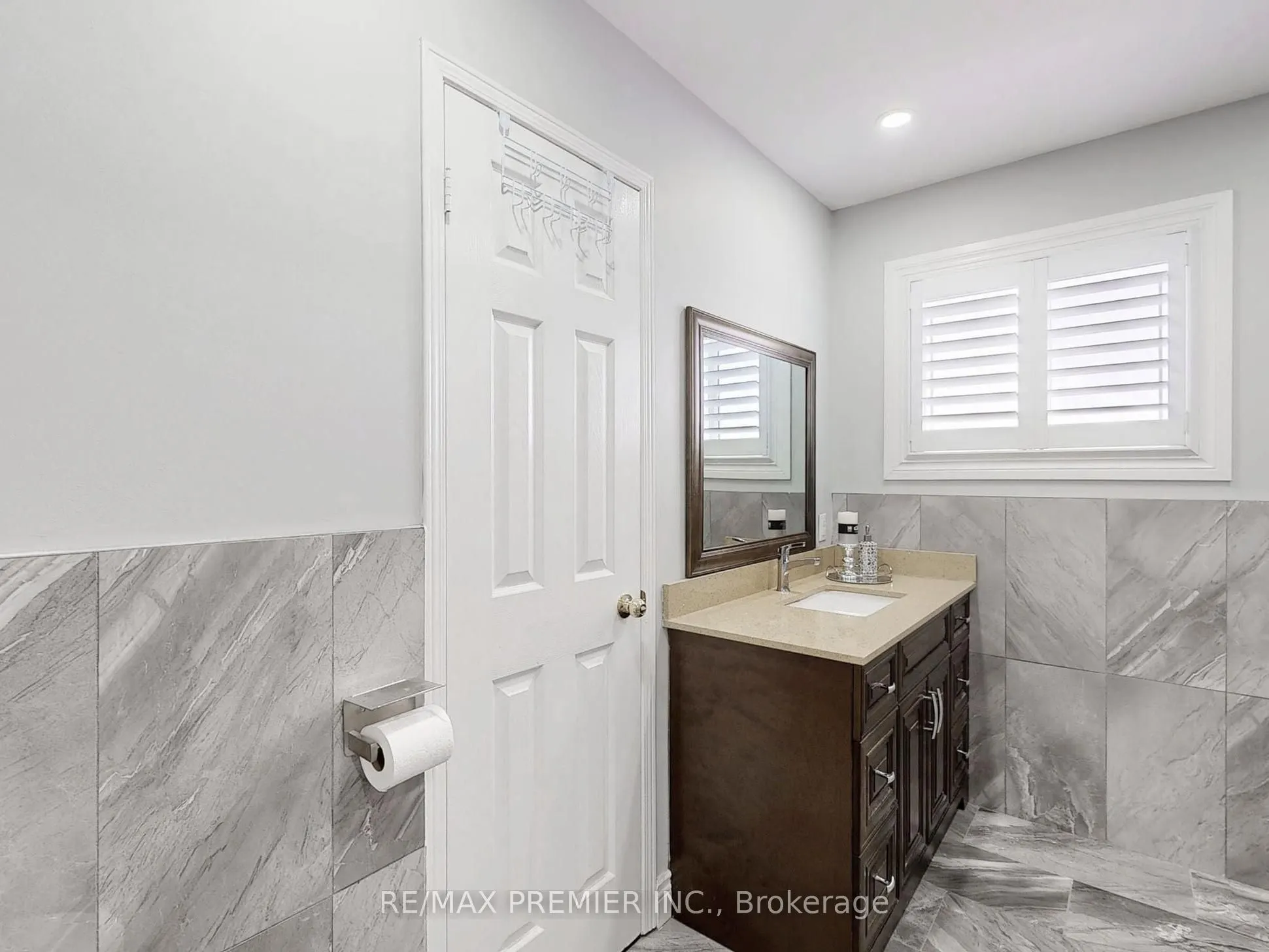 336 St Joan Of Arc Avenue