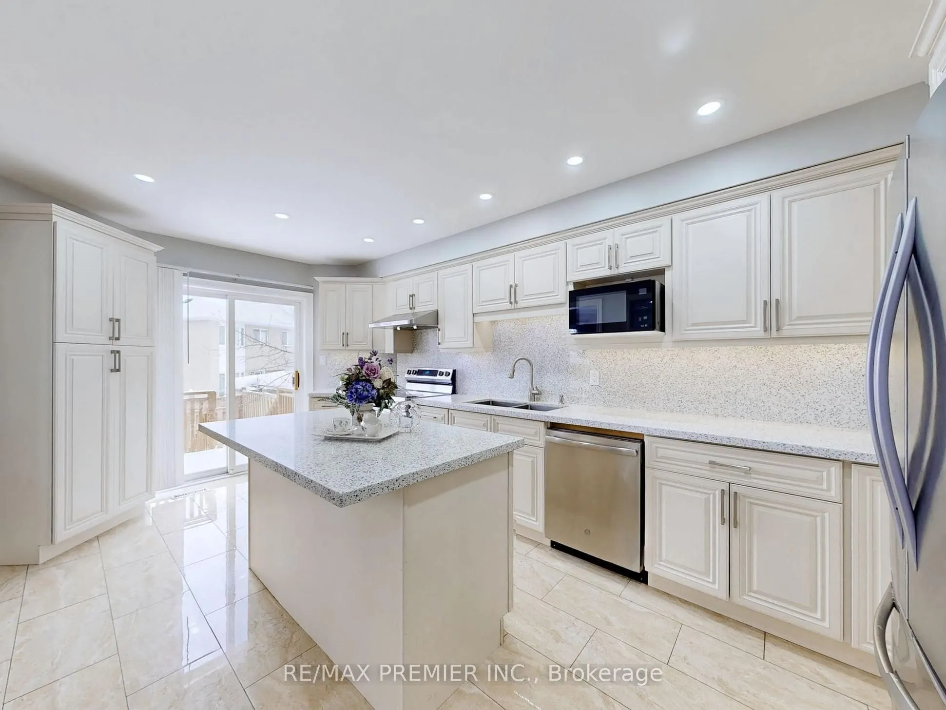 336 St Joan Of Arc Avenue