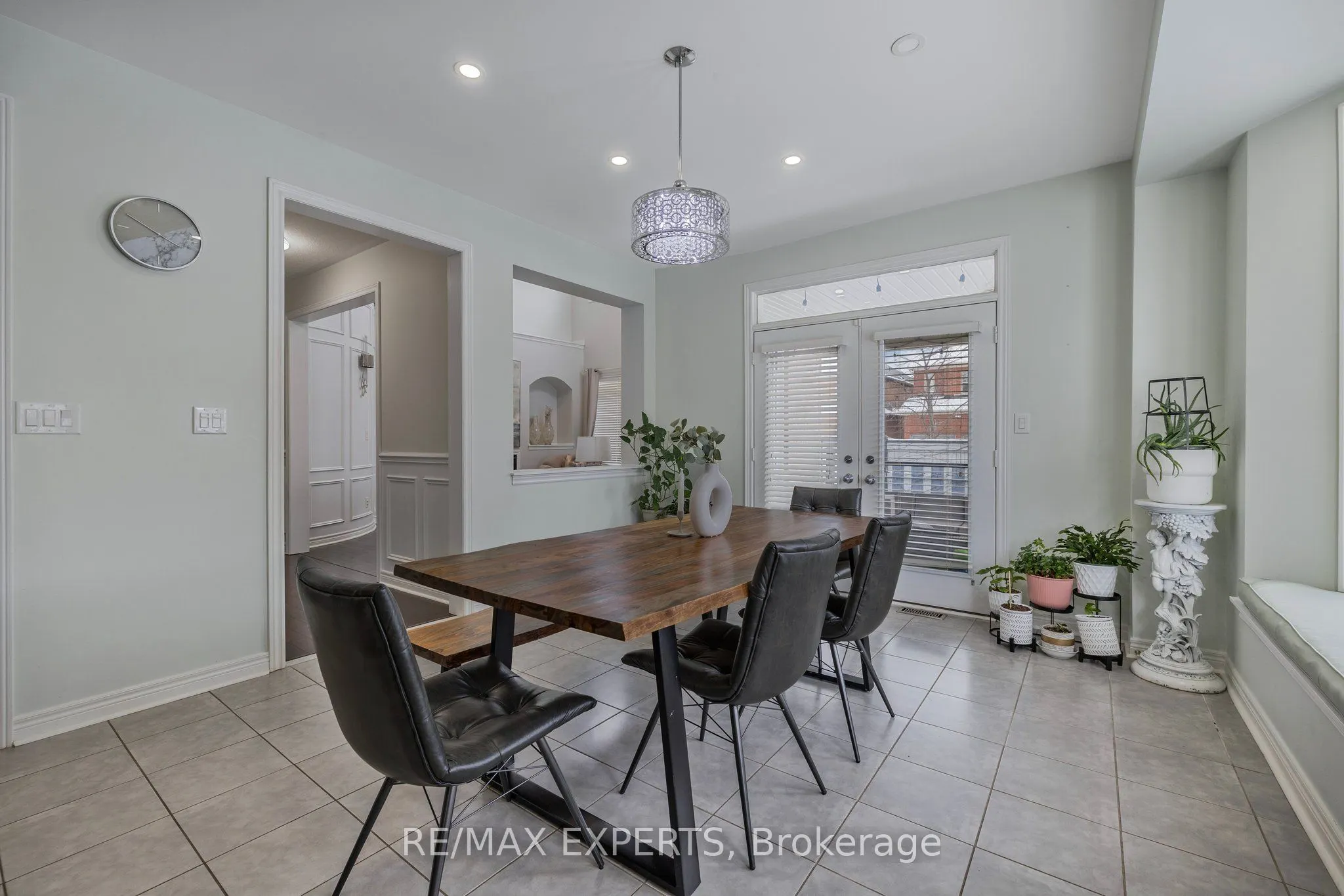 24 Faris Street