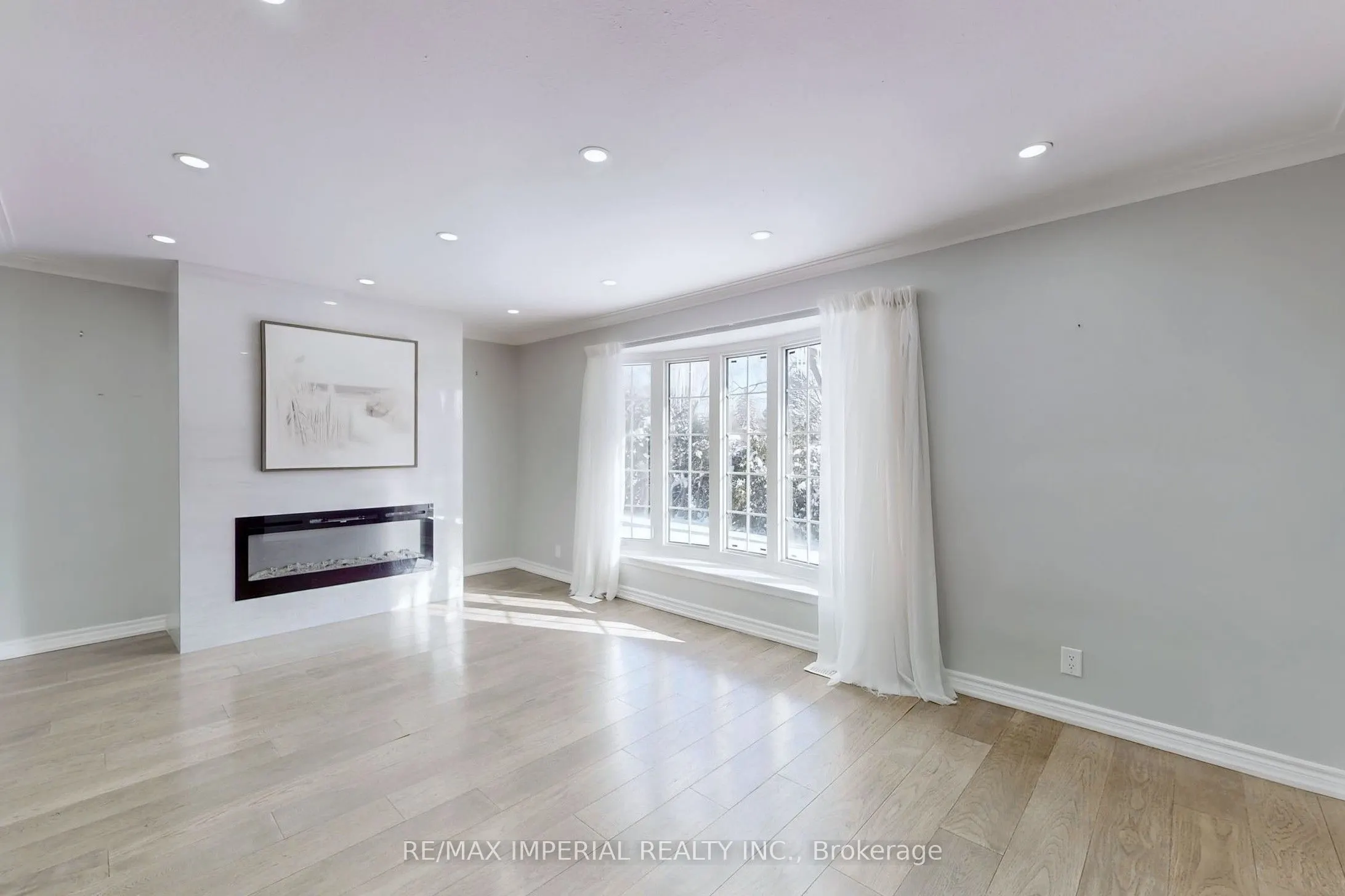 12 Sherwood Forest Drive