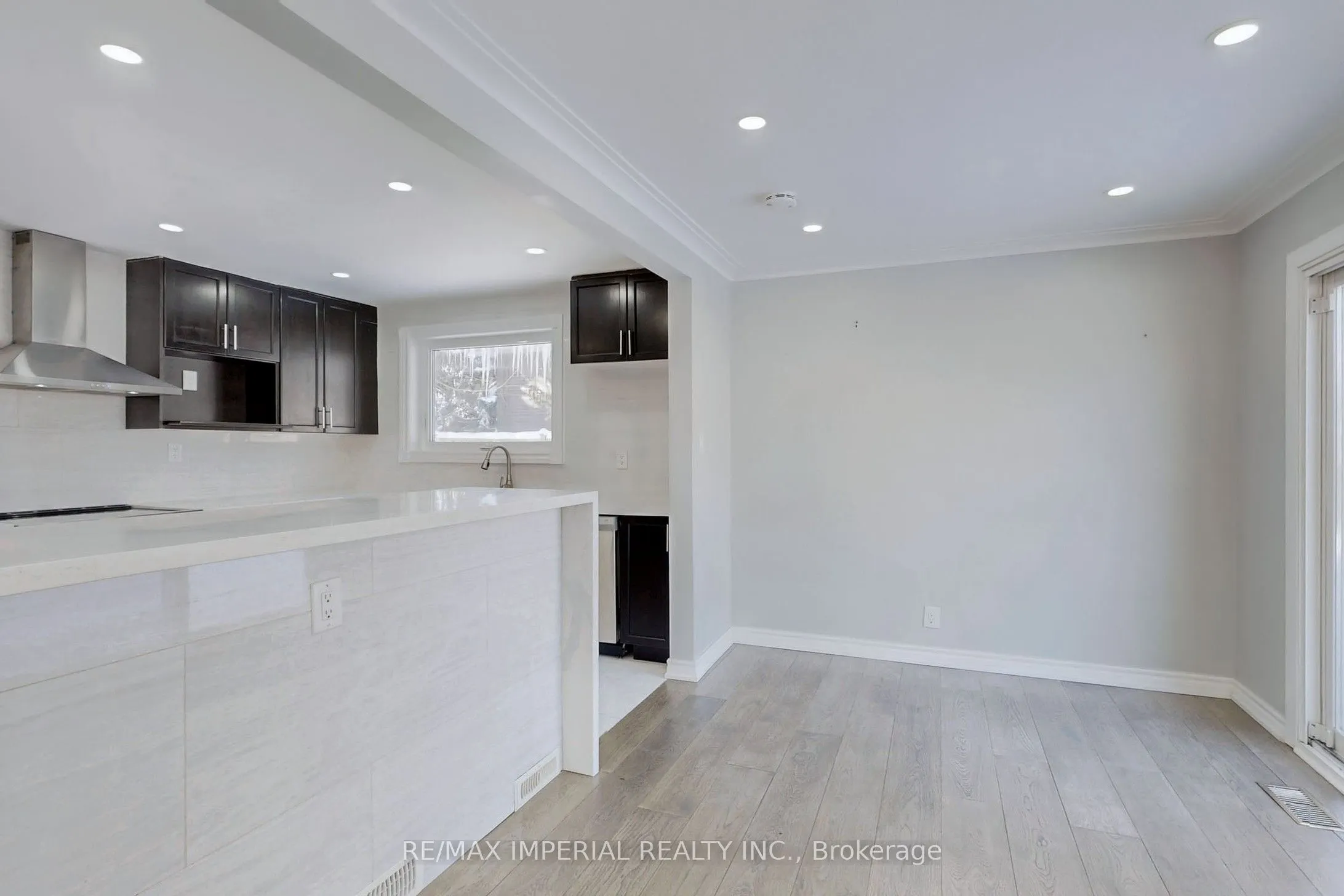 12 Sherwood Forest Drive
