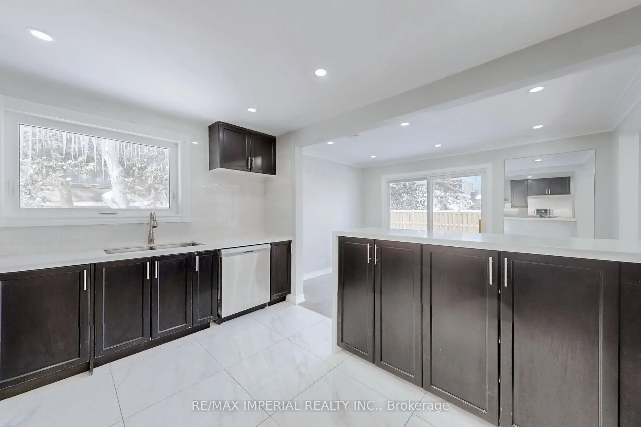 12 Sherwood Forest Drive