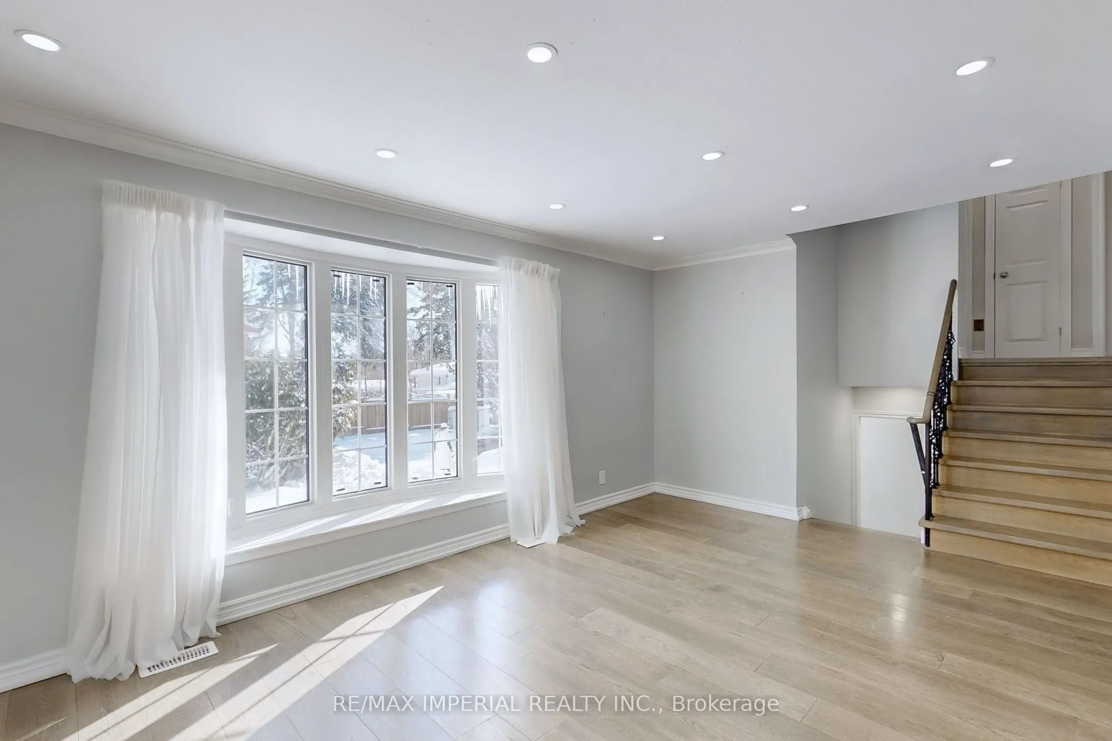 12 Sherwood Forest Drive