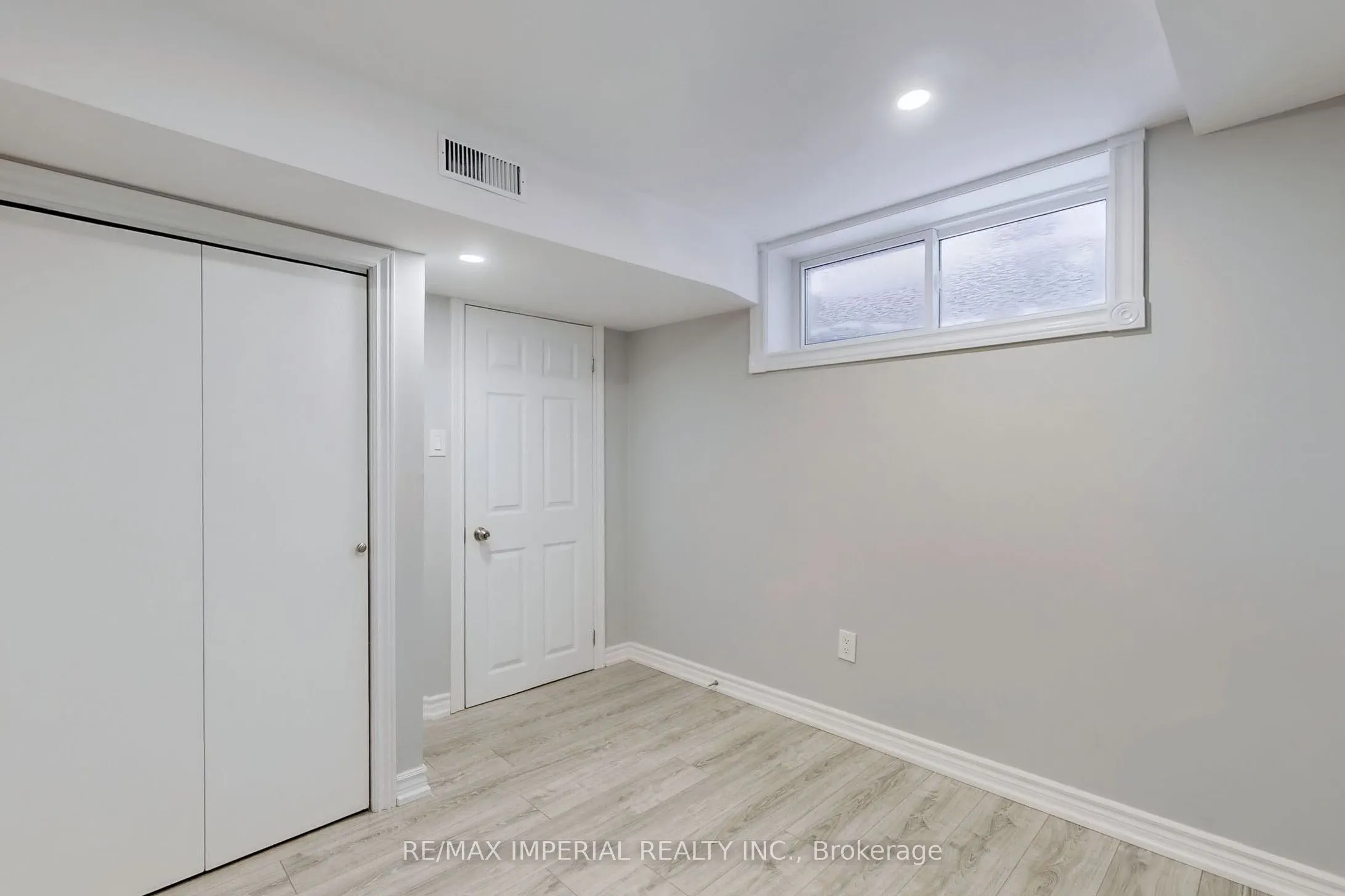 12 Sherwood Forest Drive