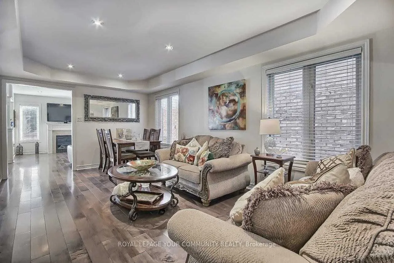 19 Harvest Hills Boulevard