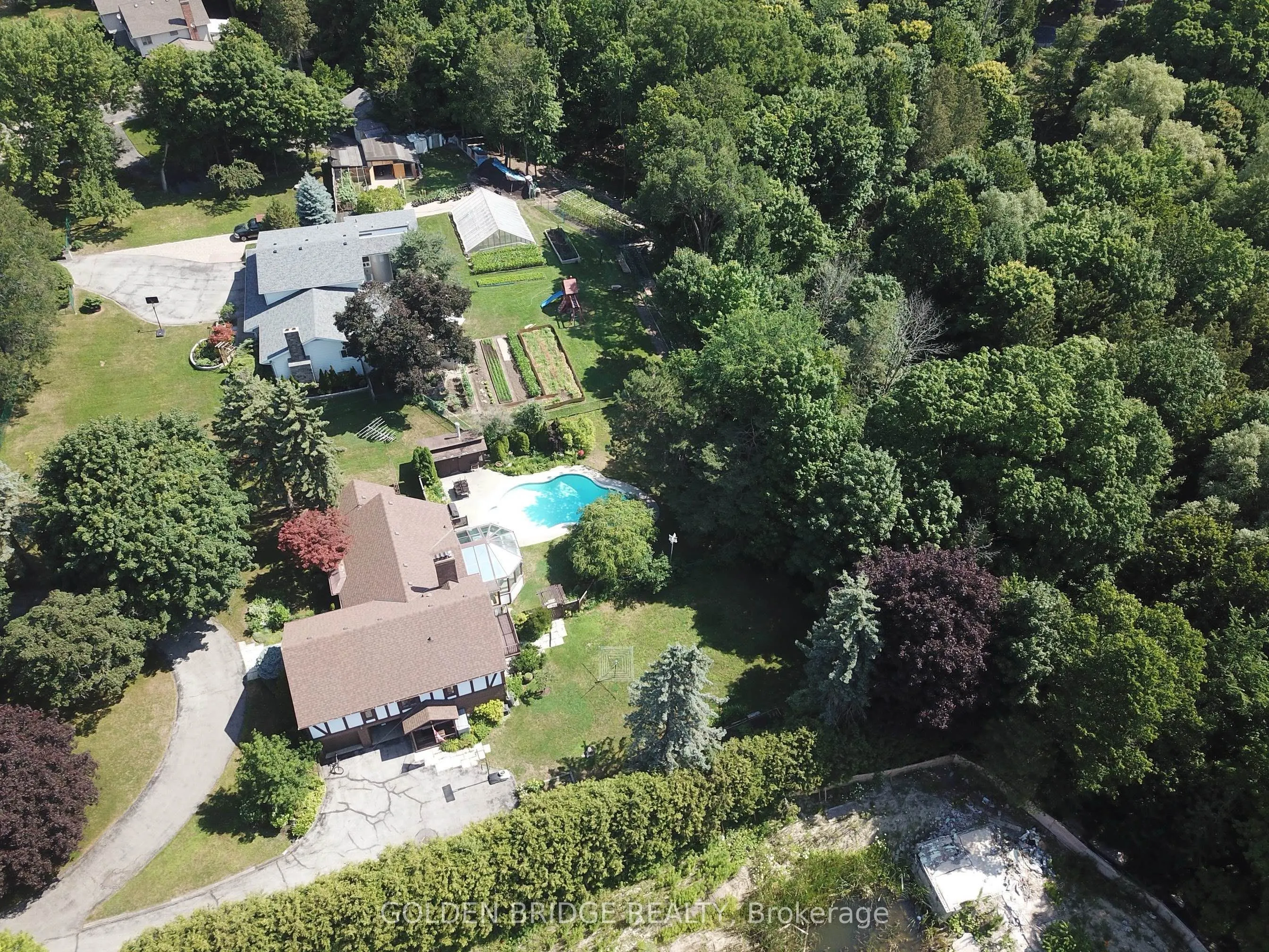 14 Cachet Parkway