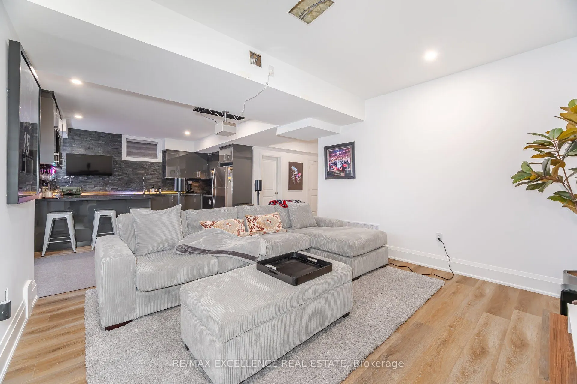 530 Kleinburg Summit Way