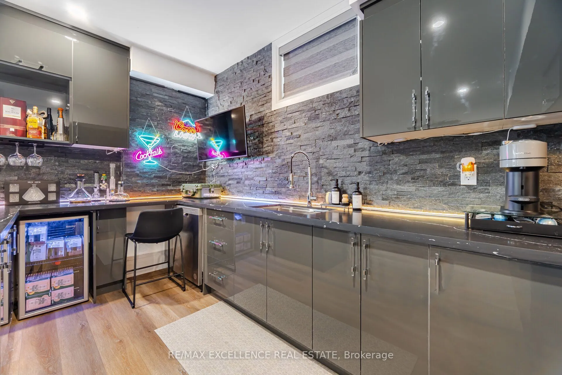 530 Kleinburg Summit Way