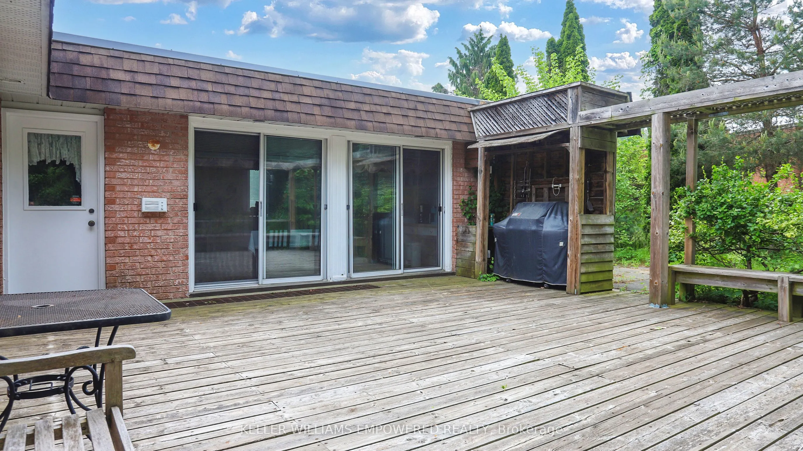 315 Woodland Acres Crescent
