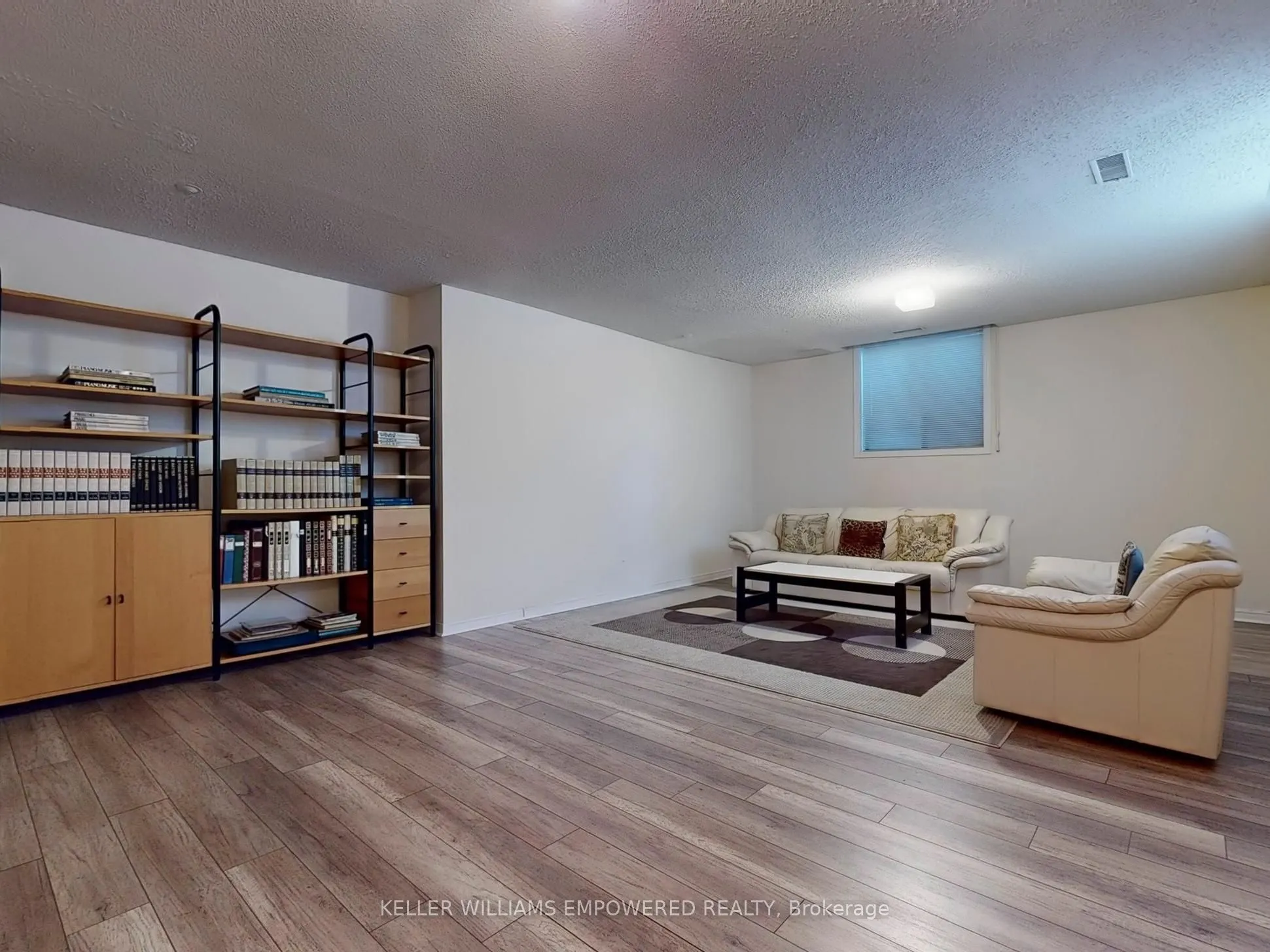 315 Woodland Acres Crescent