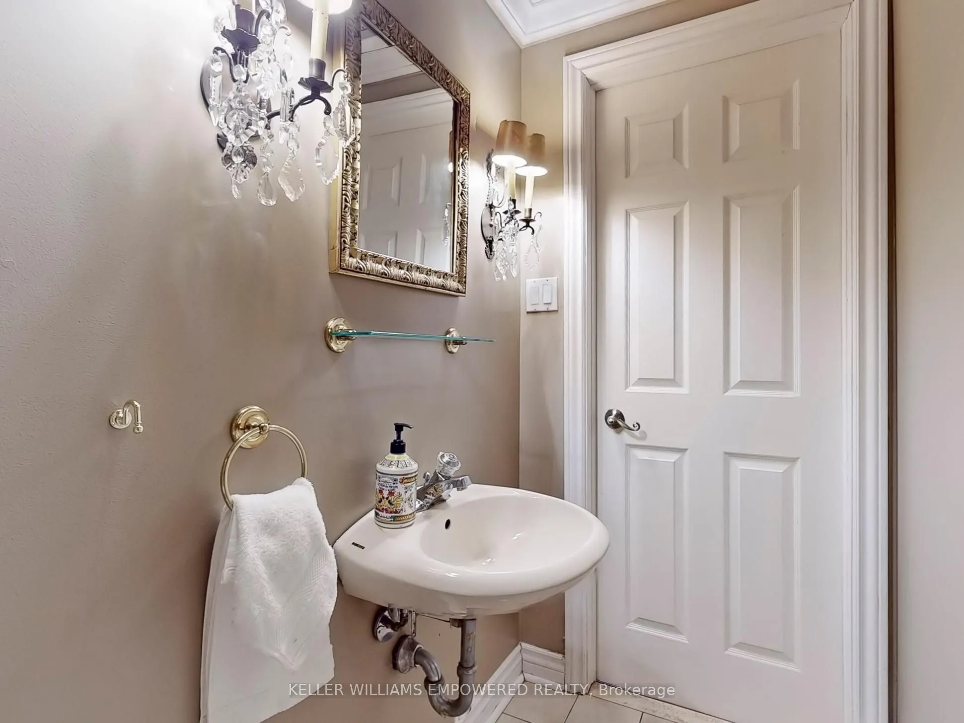 315 Woodland Acres Crescent