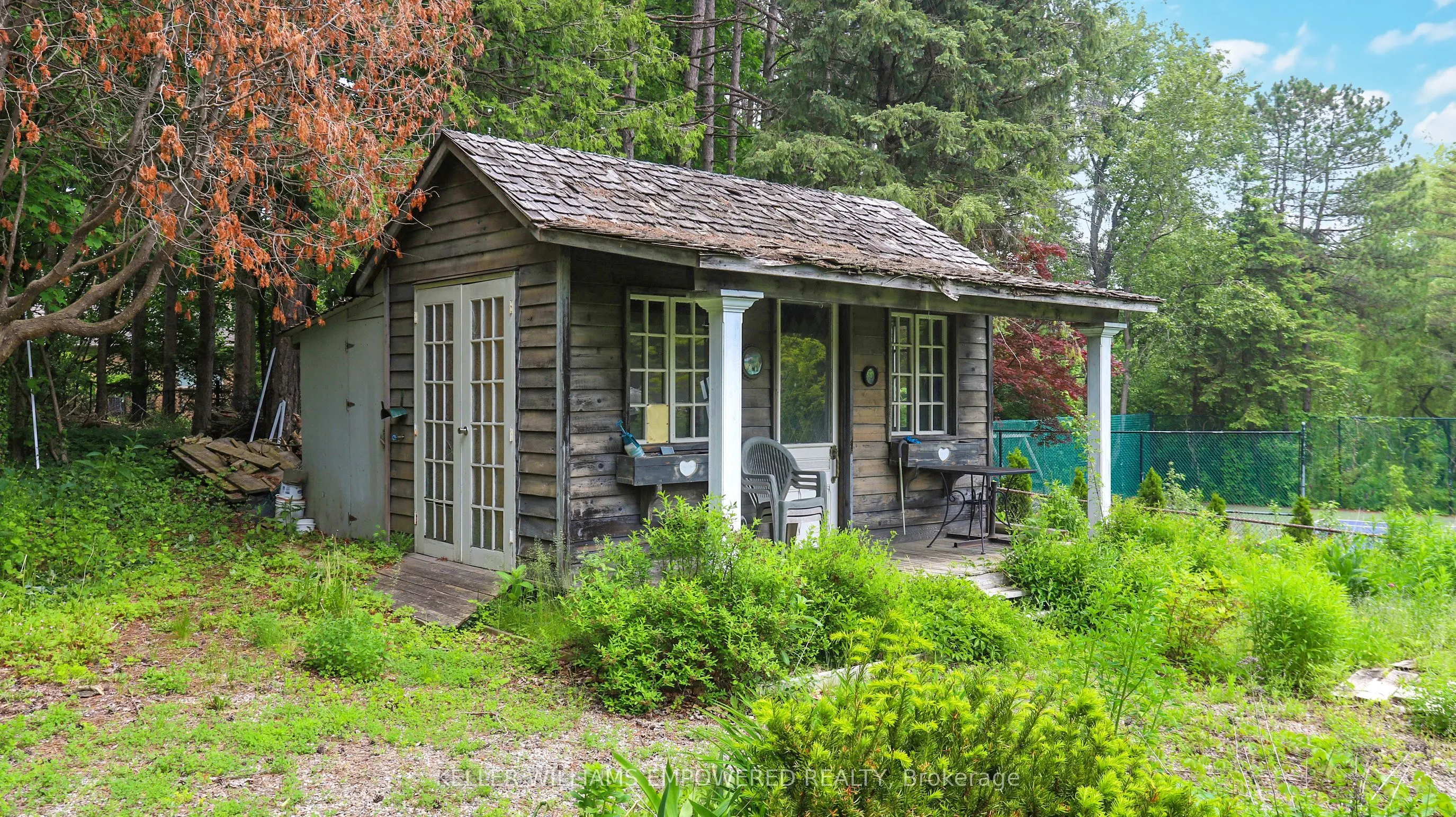 315 Woodland Acres Crescent