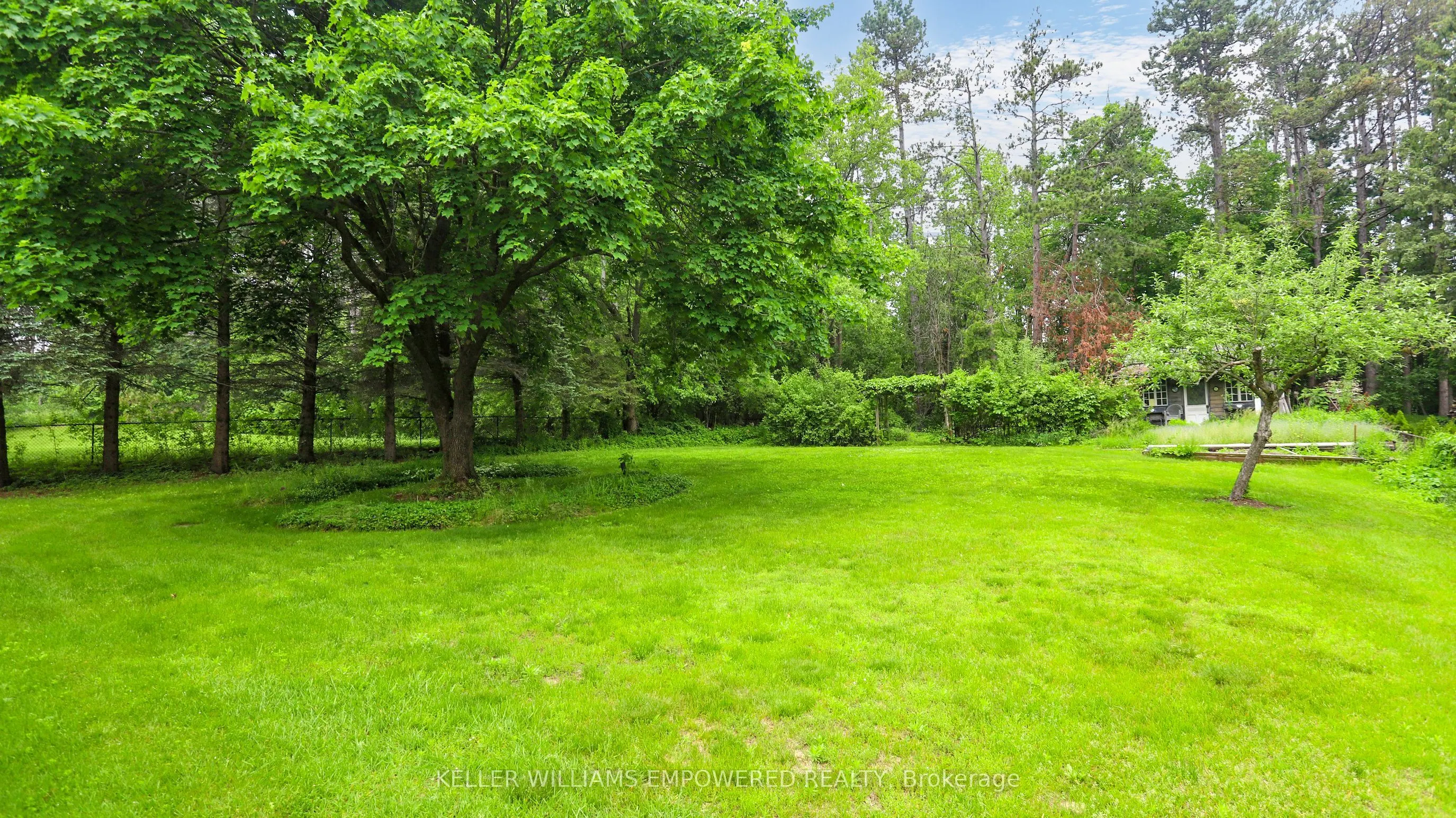 315 Woodland Acres Crescent