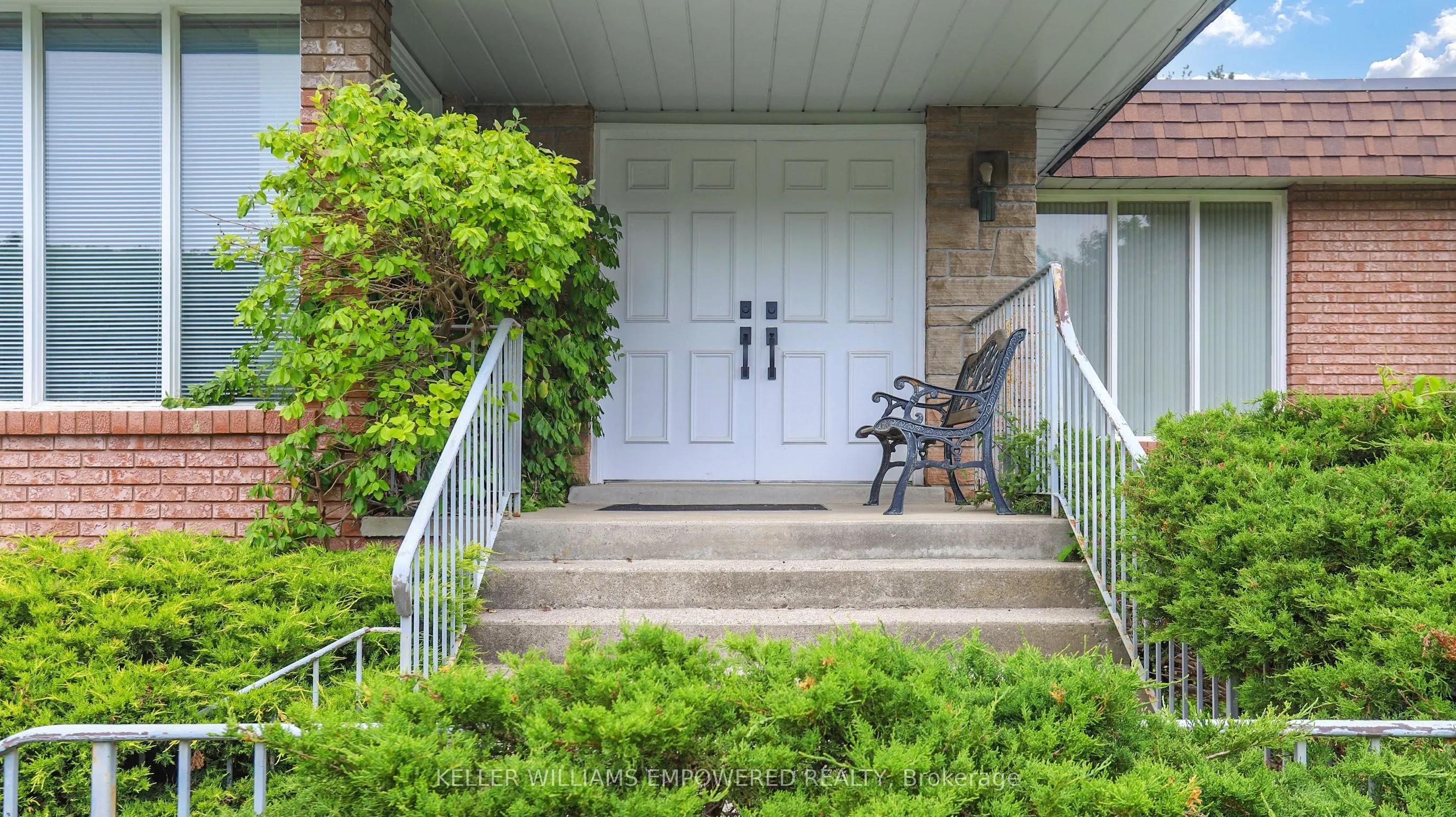 315 Woodland Acres Crescent
