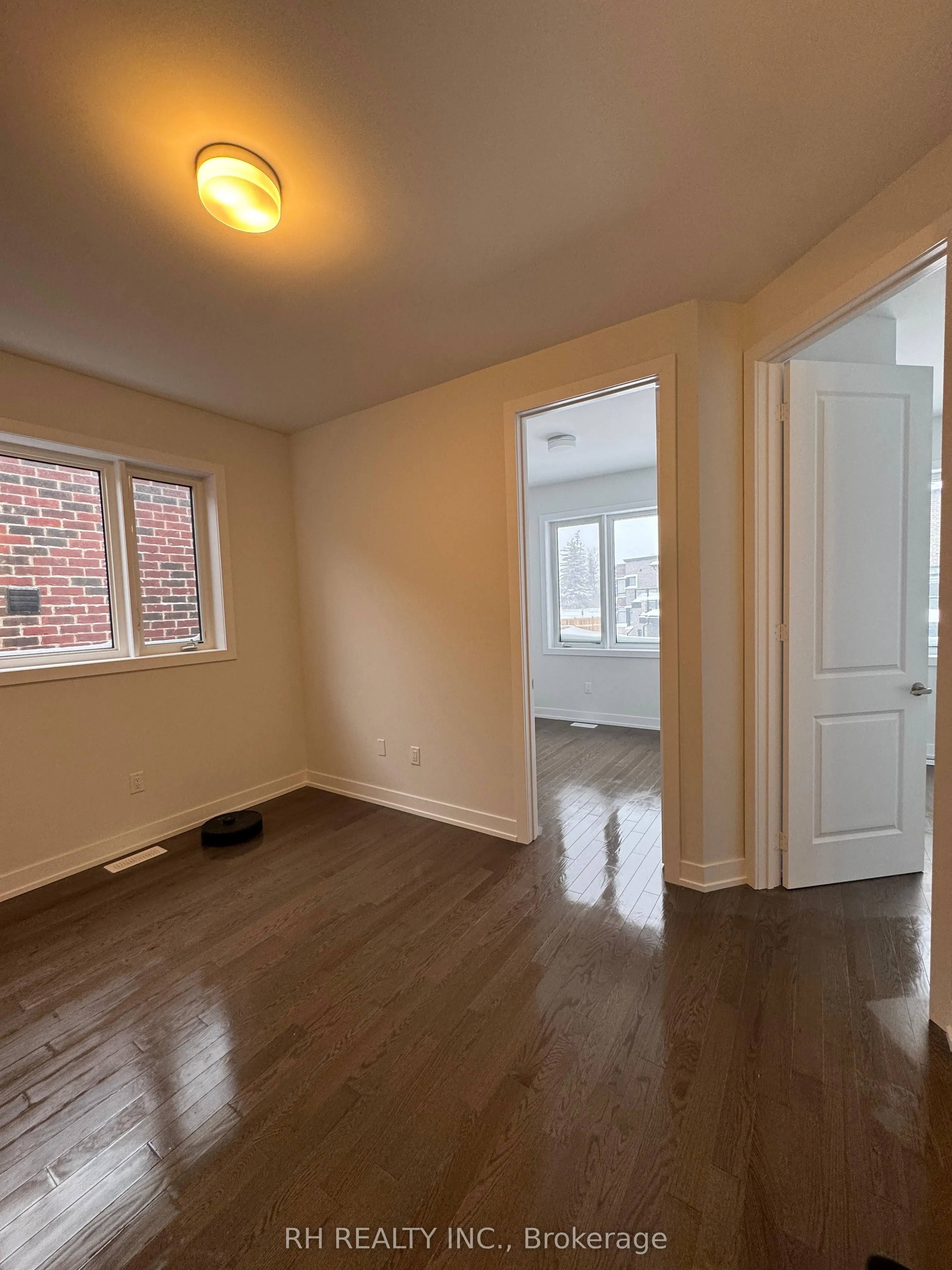 37 Golden Fern Street, #COACH HOUSE
