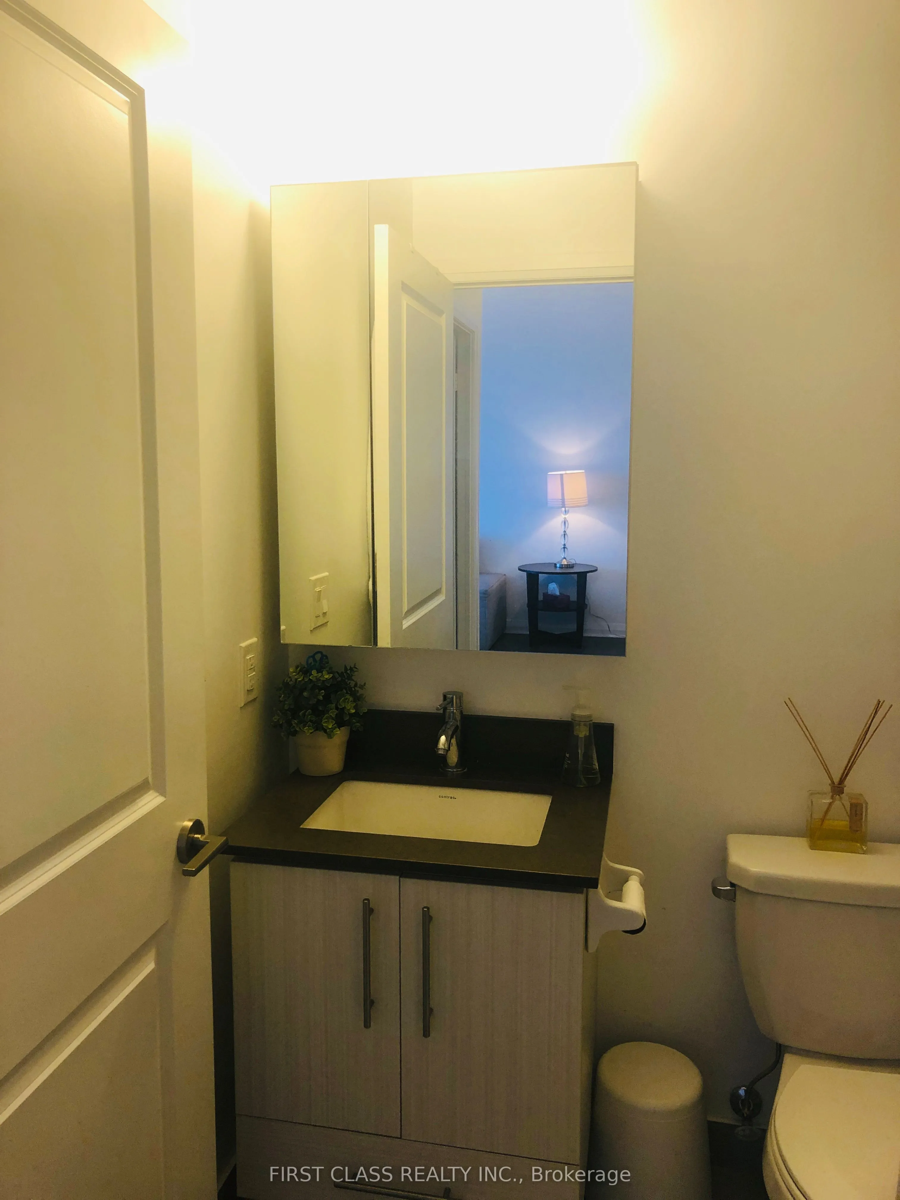 55 Oneida Crescent #1106