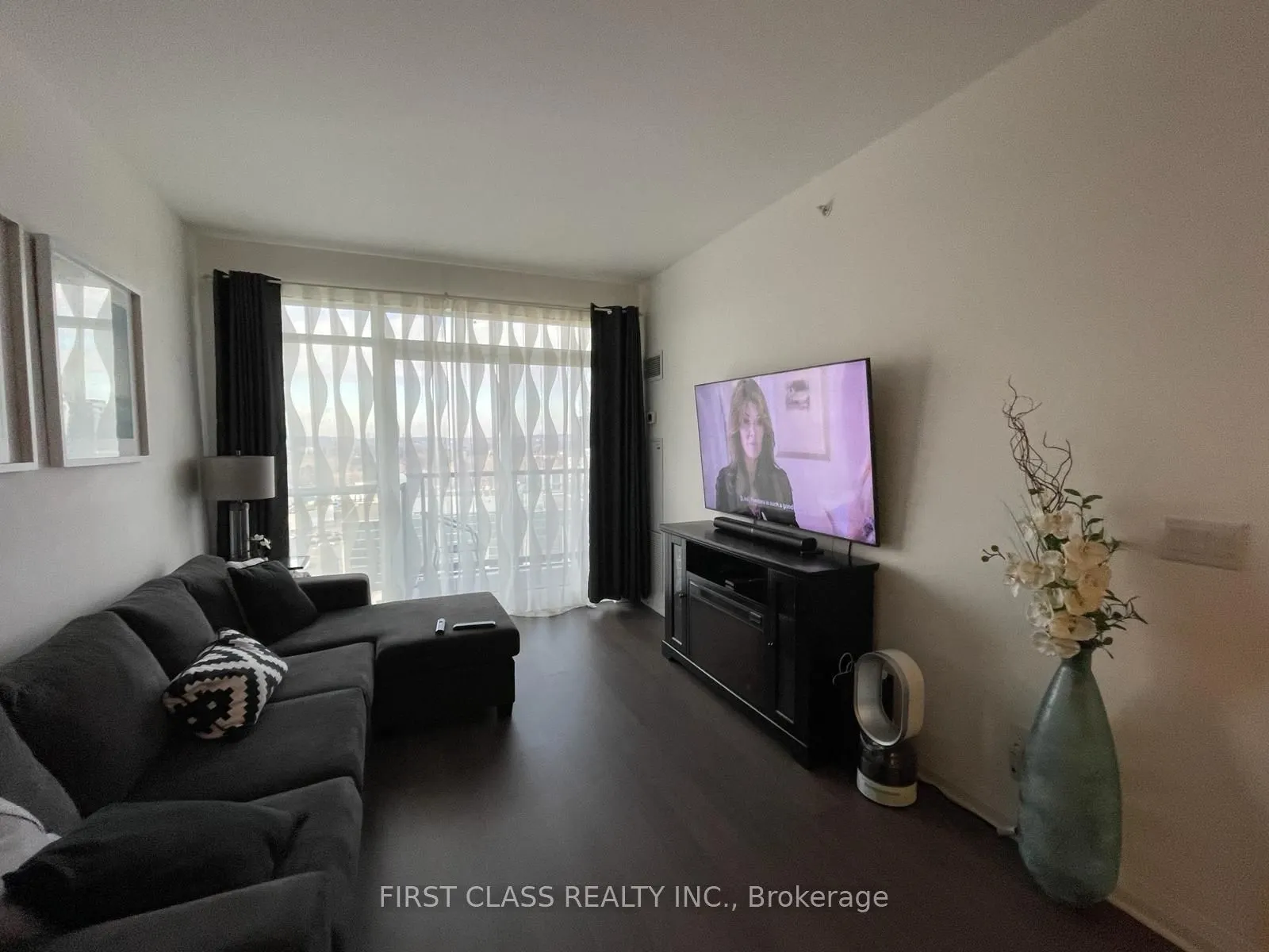 55 Oneida Crescent #1106