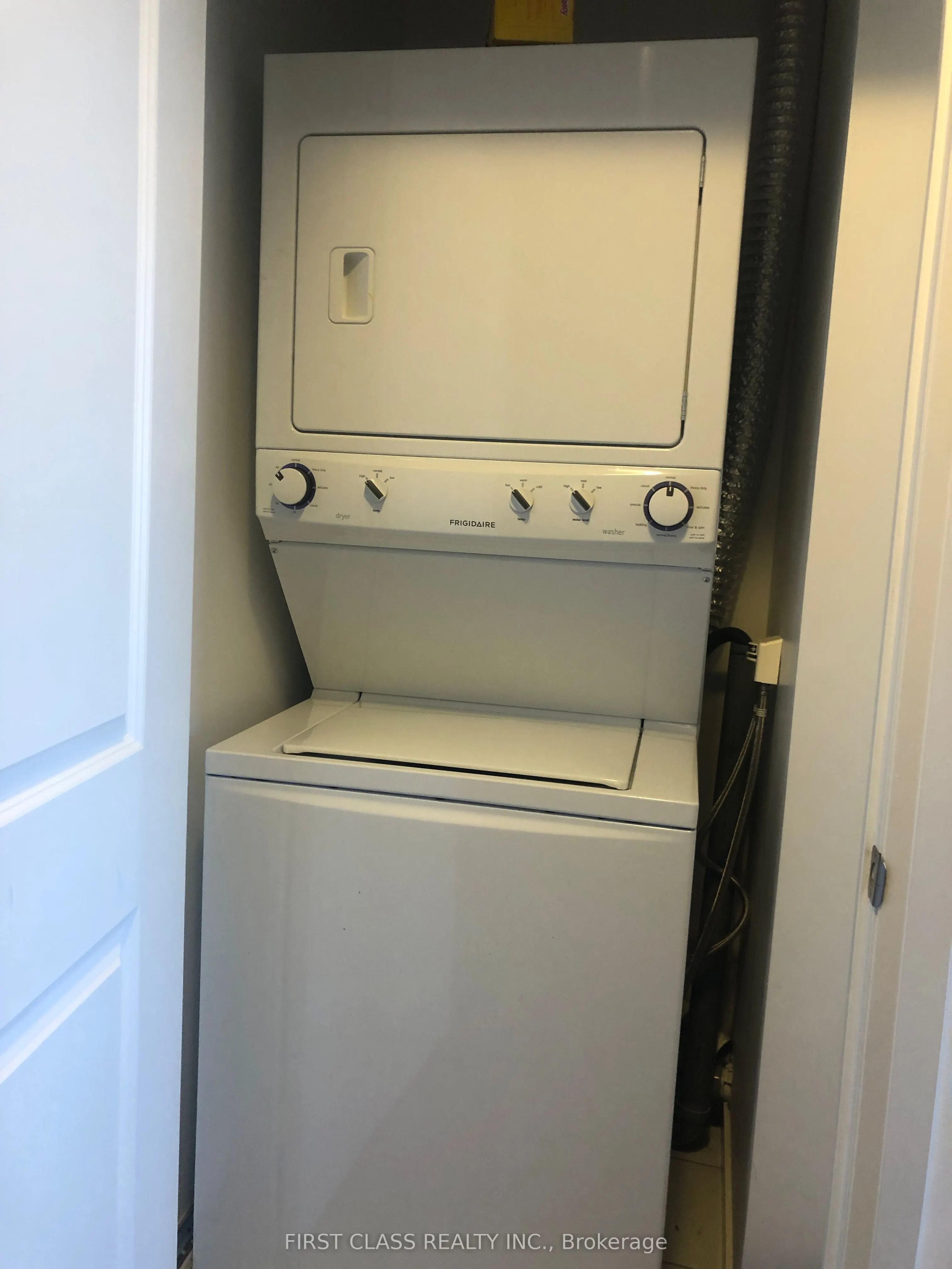 55 Oneida Crescent #1106