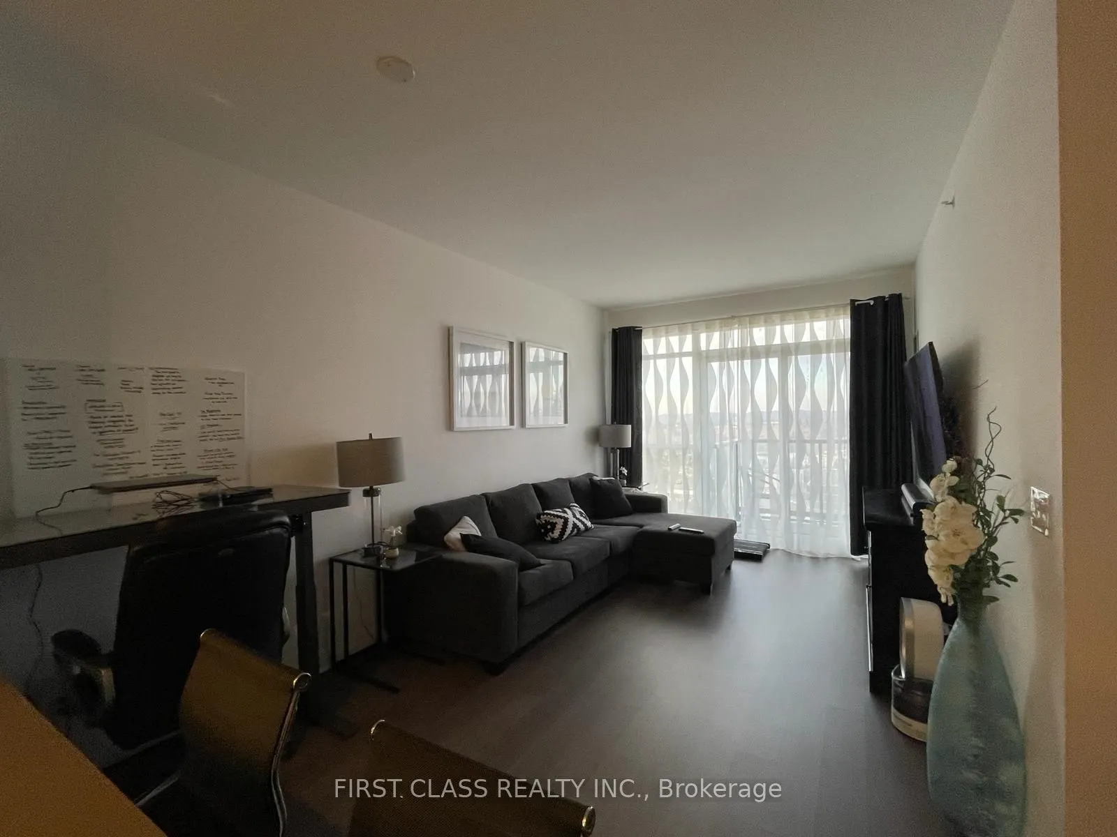55 Oneida Crescent #1106
