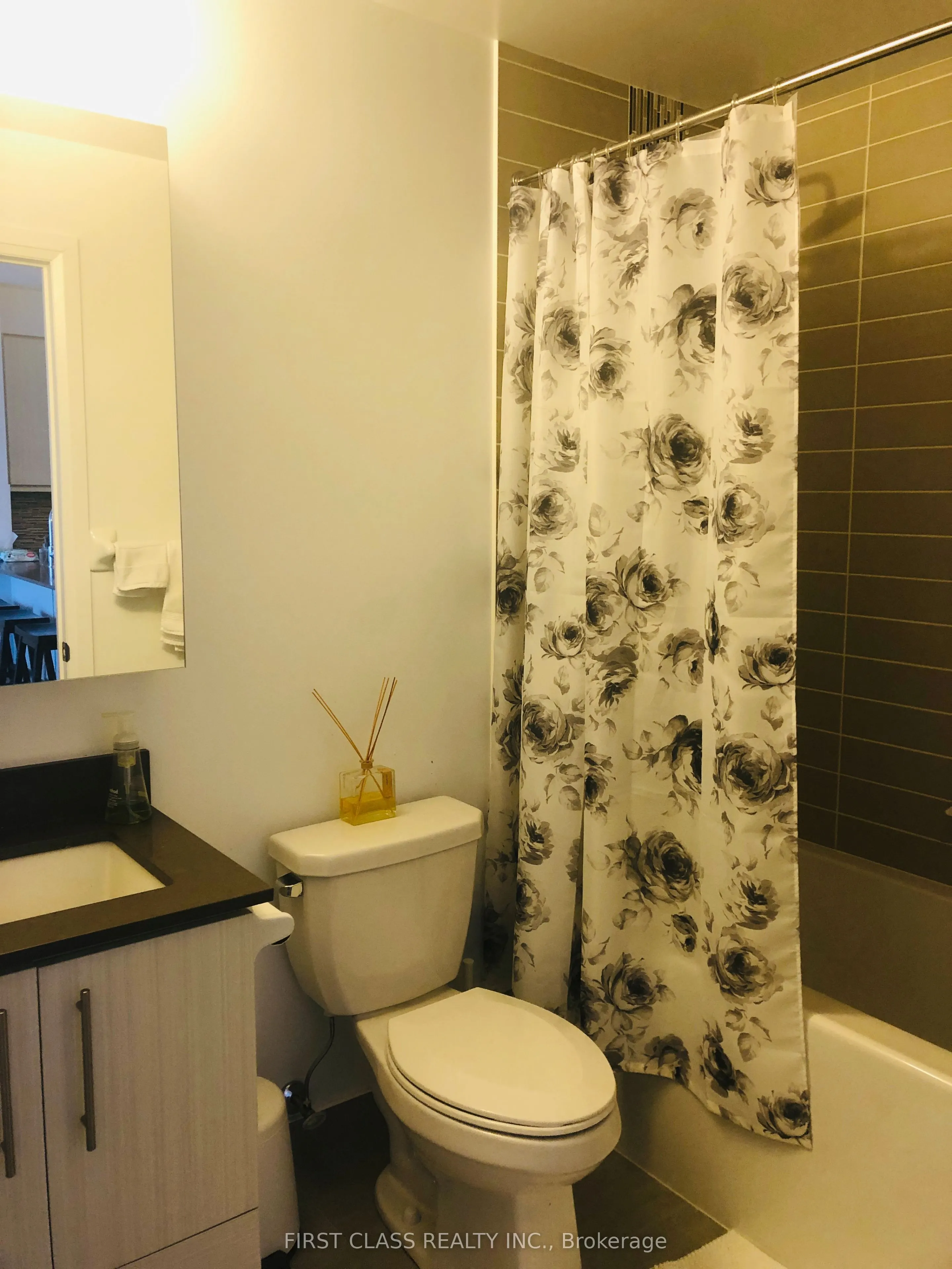 55 Oneida Crescent #1106