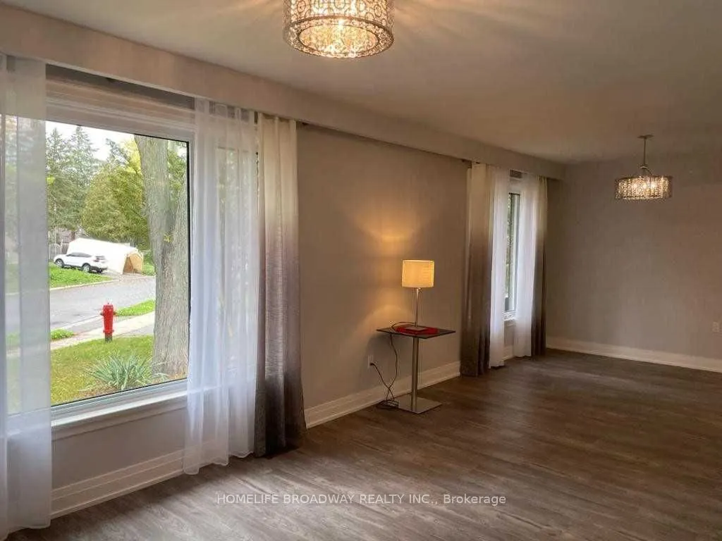 21 Algonquin Crescent, #Main