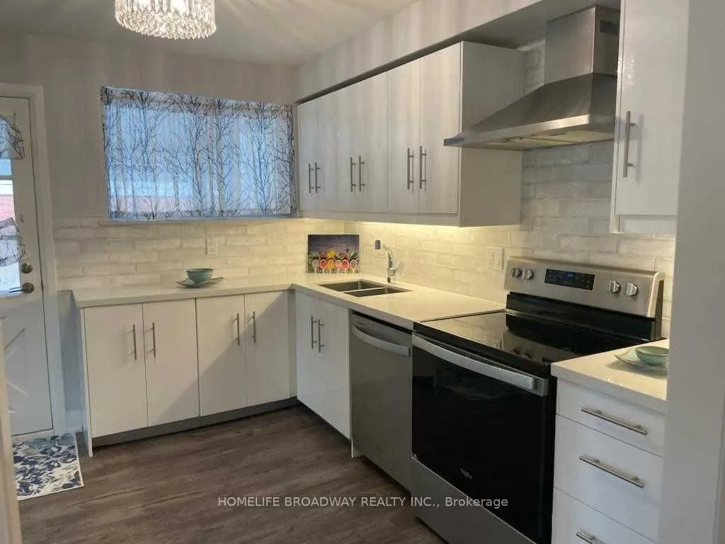 21 Algonquin Crescent, #Main
