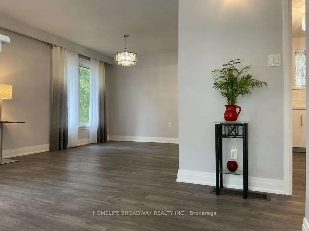 21 Algonquin Crescent, #Main