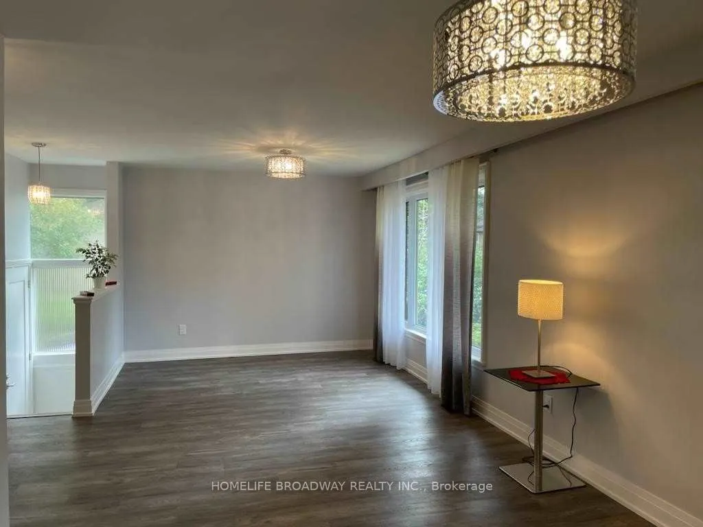 21 Algonquin Crescent, #Main