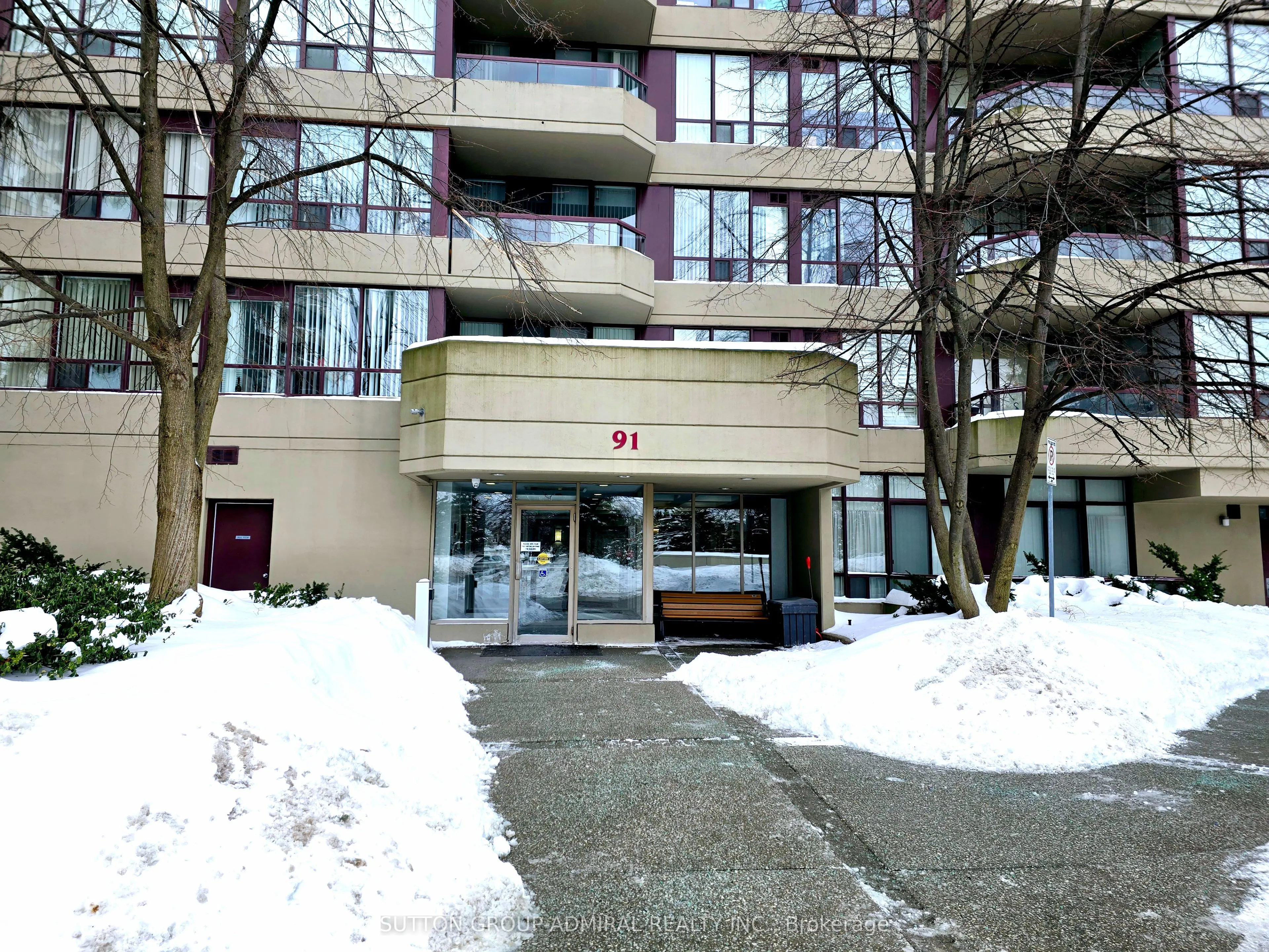91 Townsgate Drive, #PH210