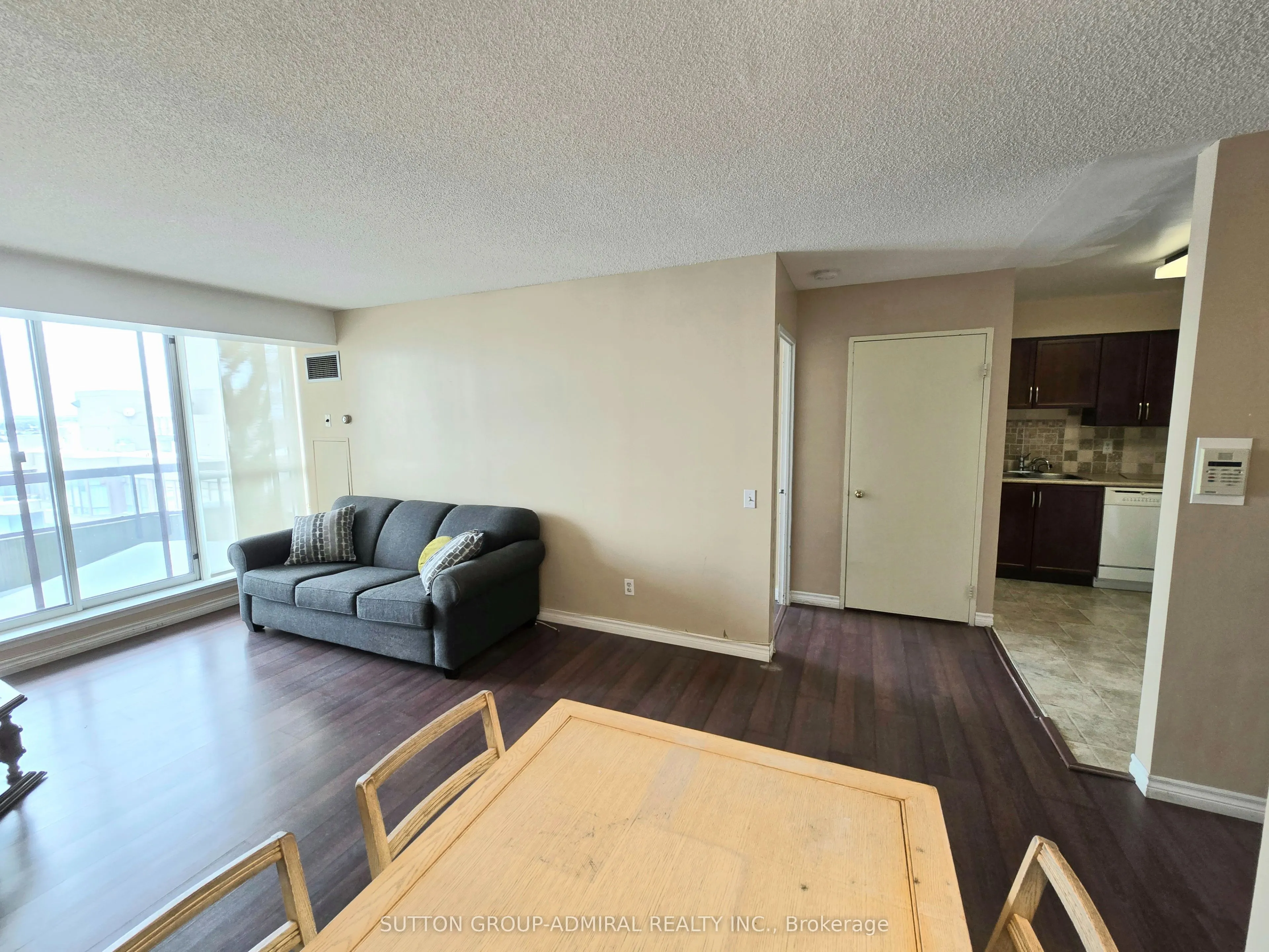 91 Townsgate Drive, #PH210