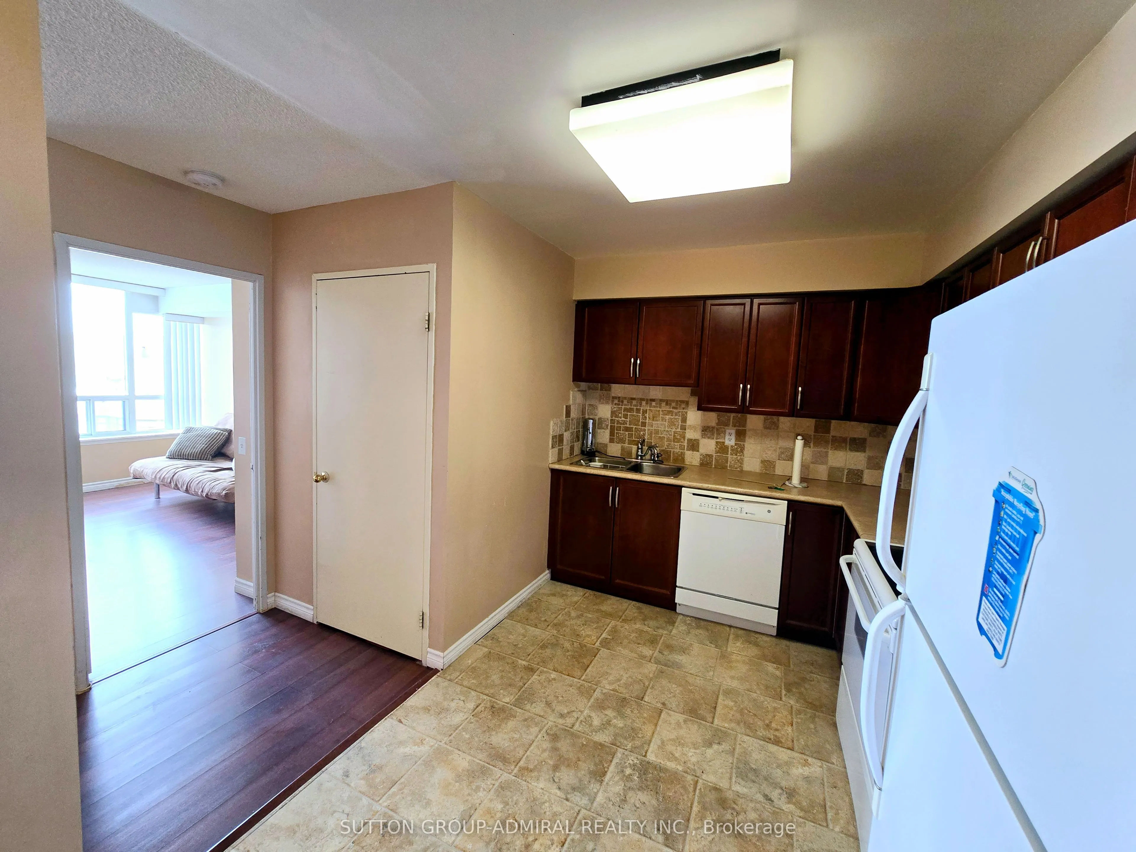 91 Townsgate Drive, #PH210