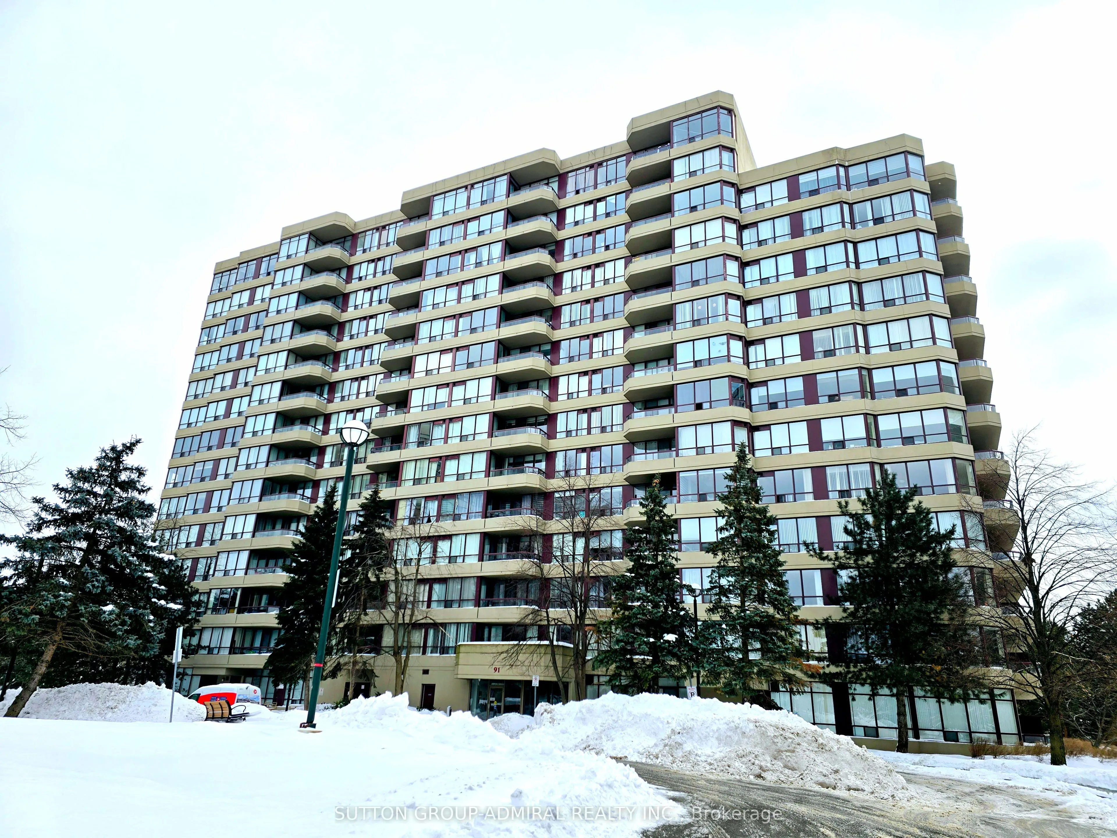 91 Townsgate Drive, #PH210