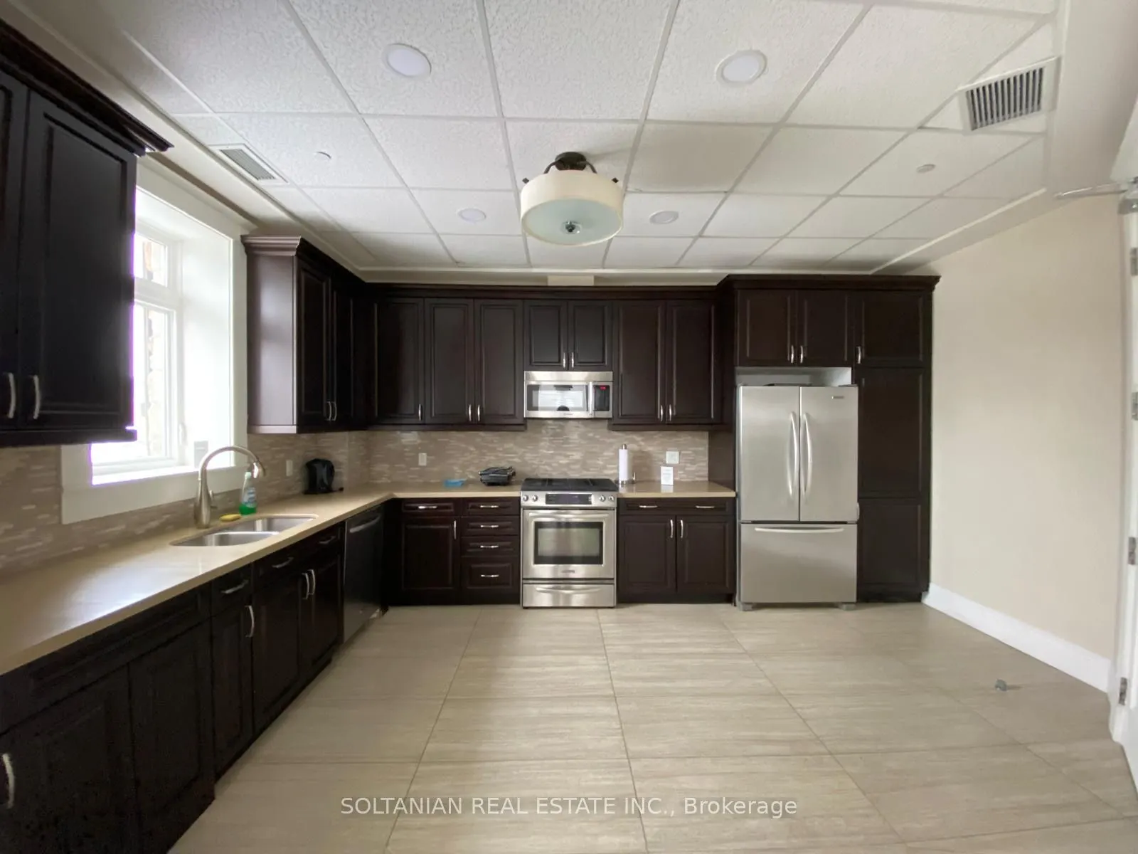 80 Burns Boulevard #425