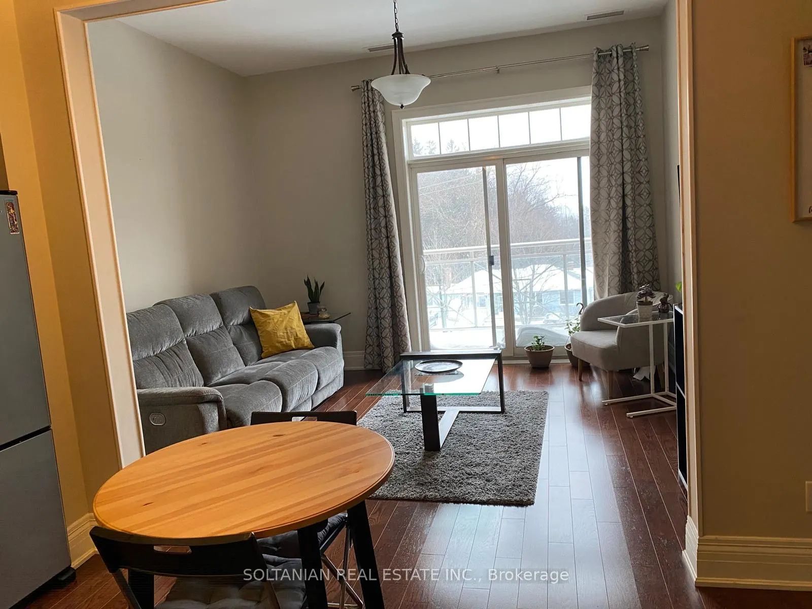 80 Burns Boulevard #425