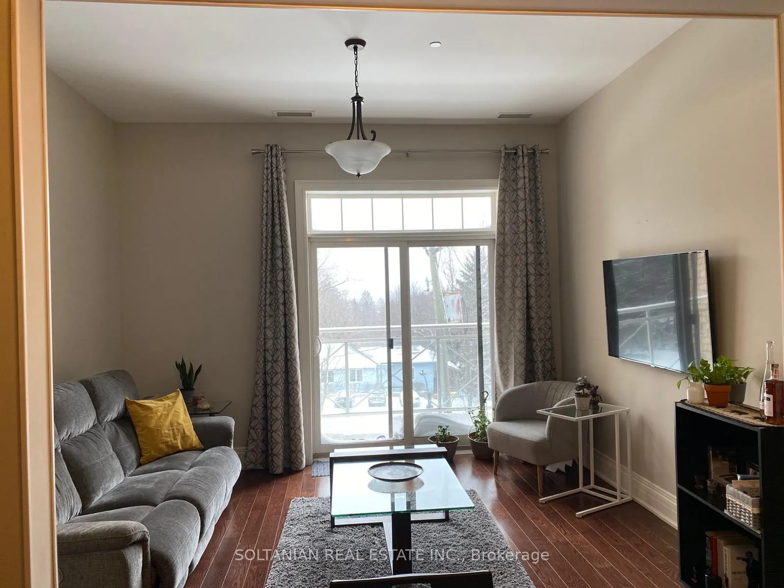 80 Burns Boulevard #425