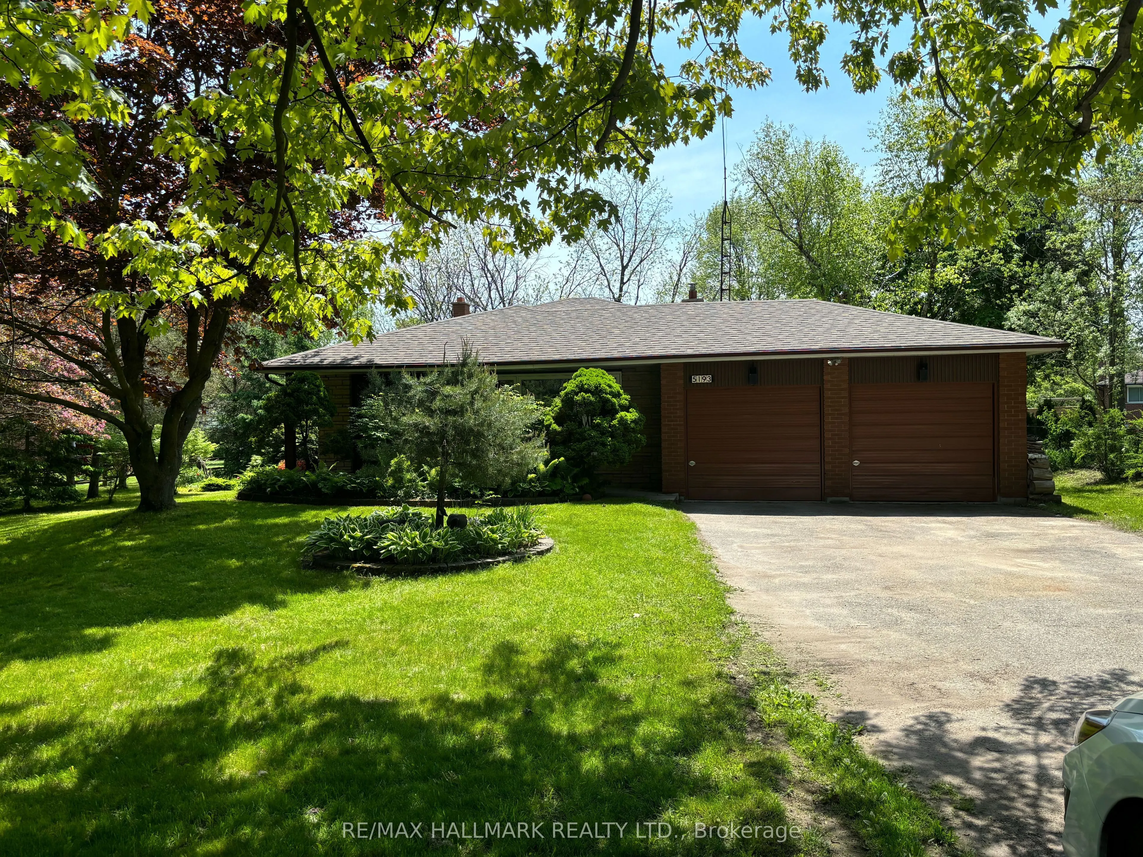 5193 Aurora Road