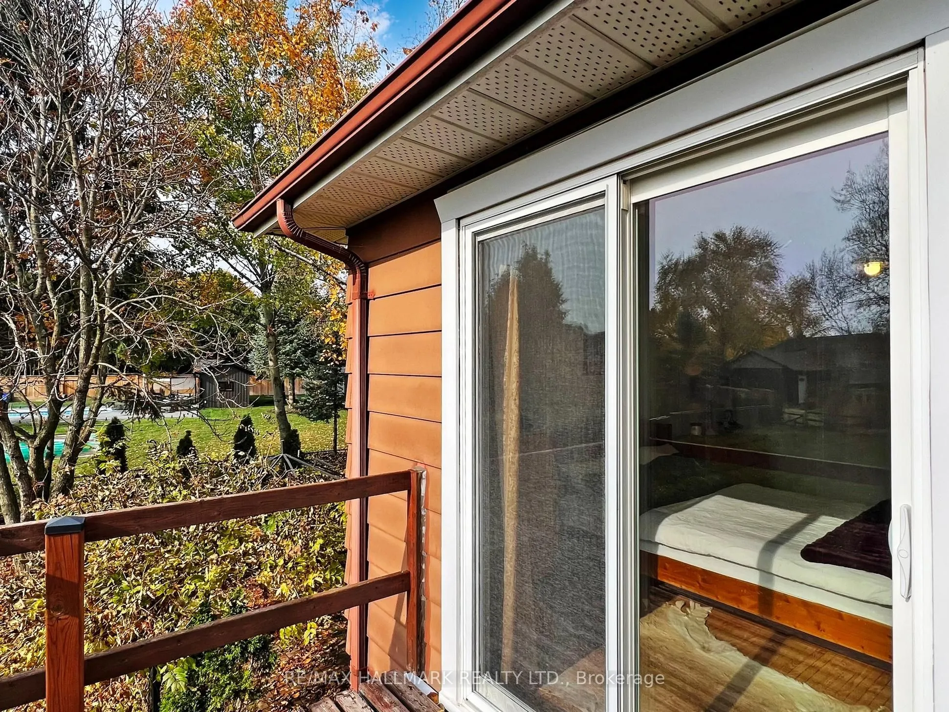 5193 Aurora Road