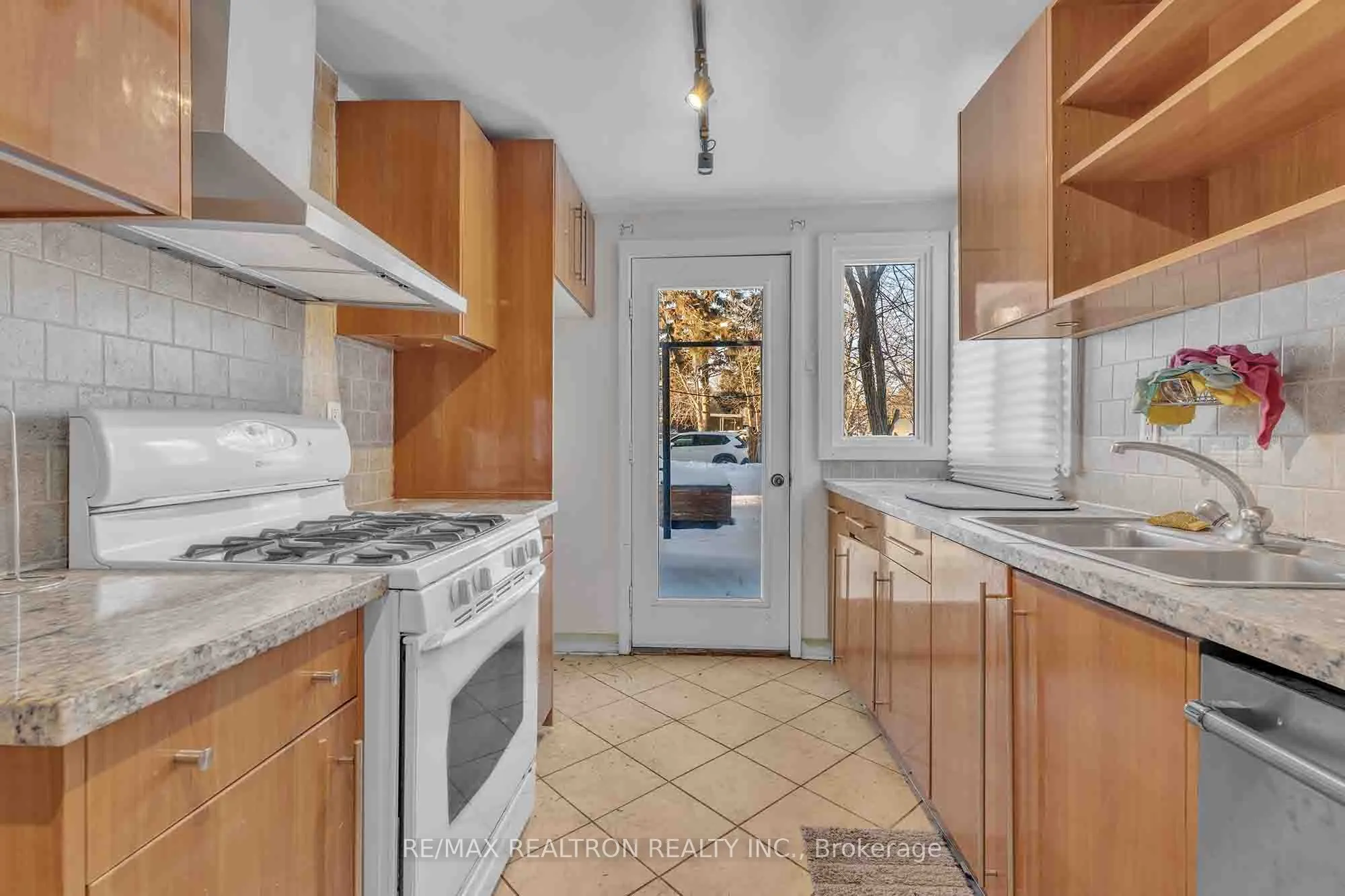 114 Weldrick Road W