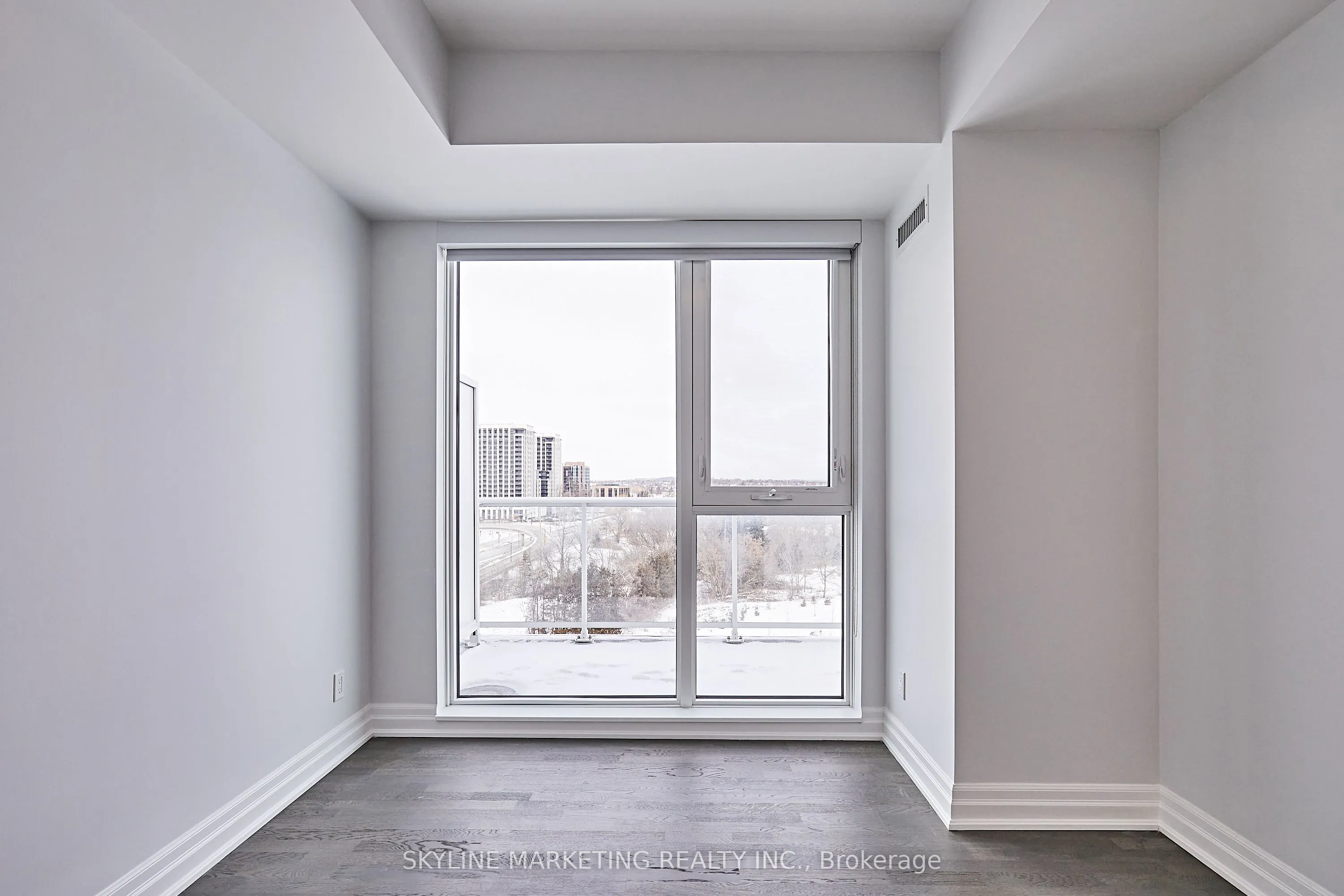 10 Rouge Valley Drive W, #728A