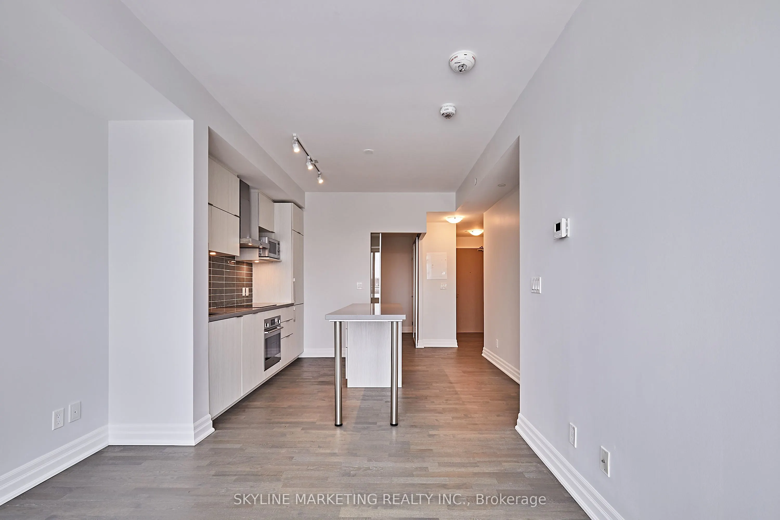 10 Rouge Valley Drive W, #728A