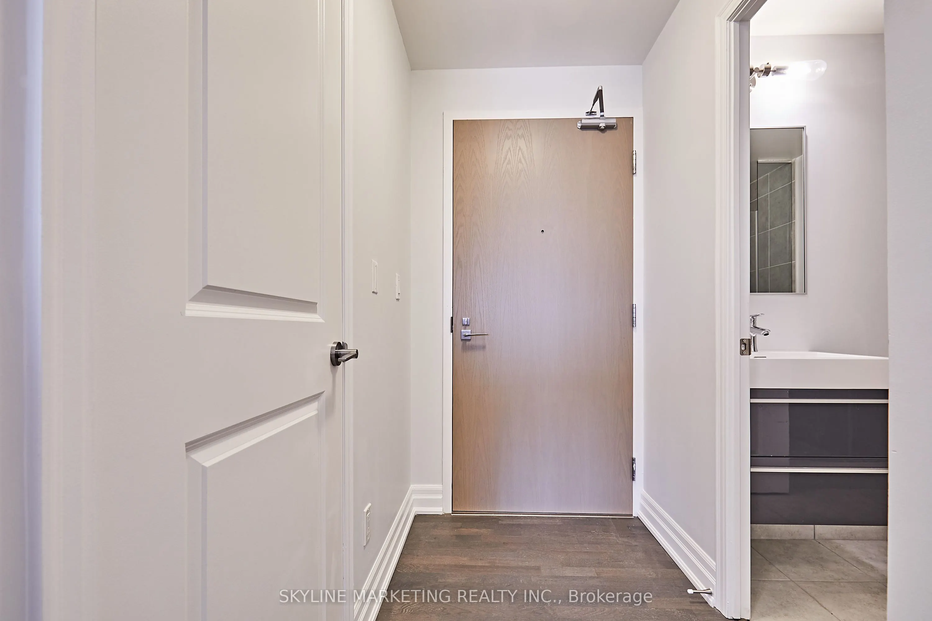 10 Rouge Valley Drive W, #728A