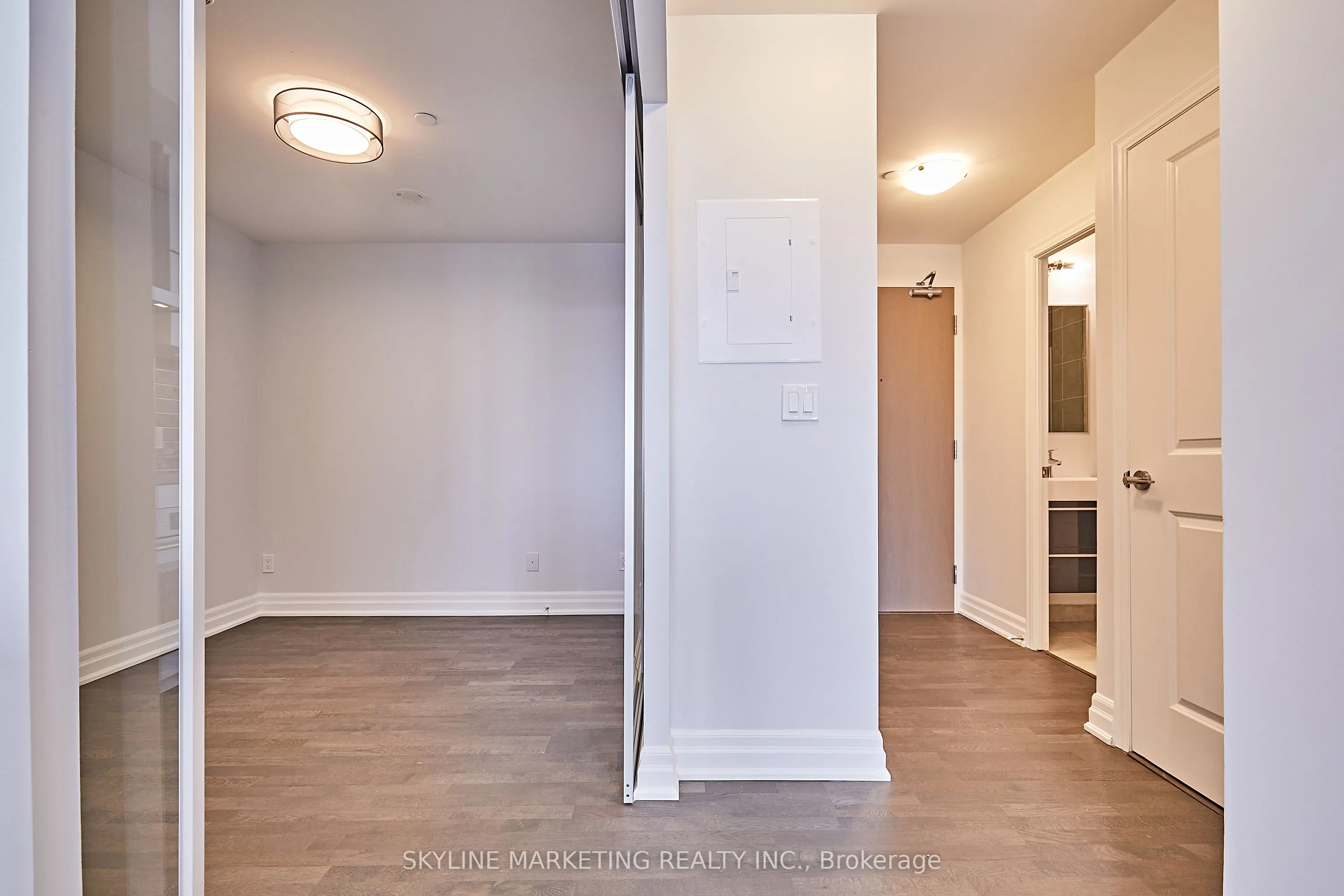 10 Rouge Valley Drive W, #728A
