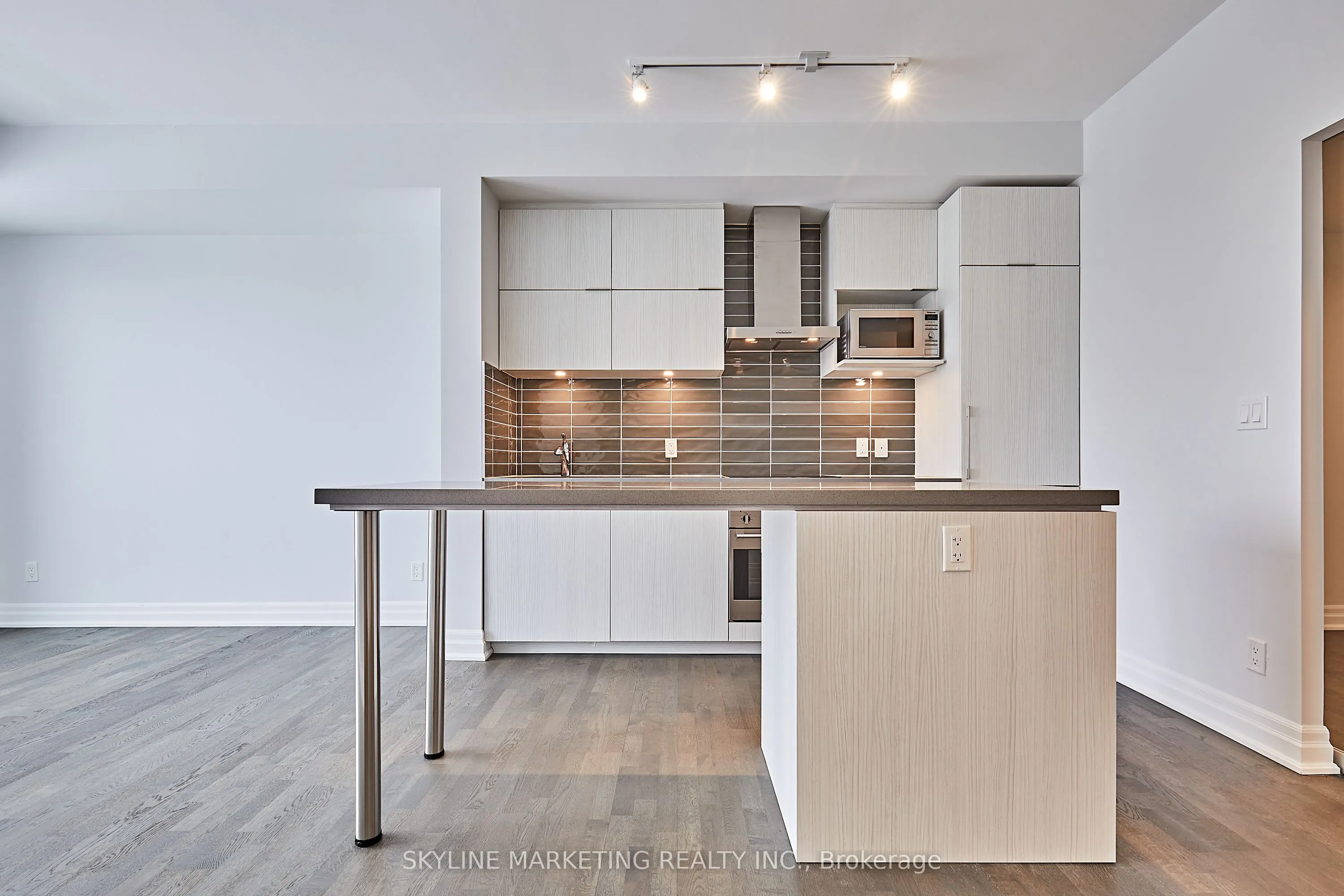 10 Rouge Valley Drive W, #728A