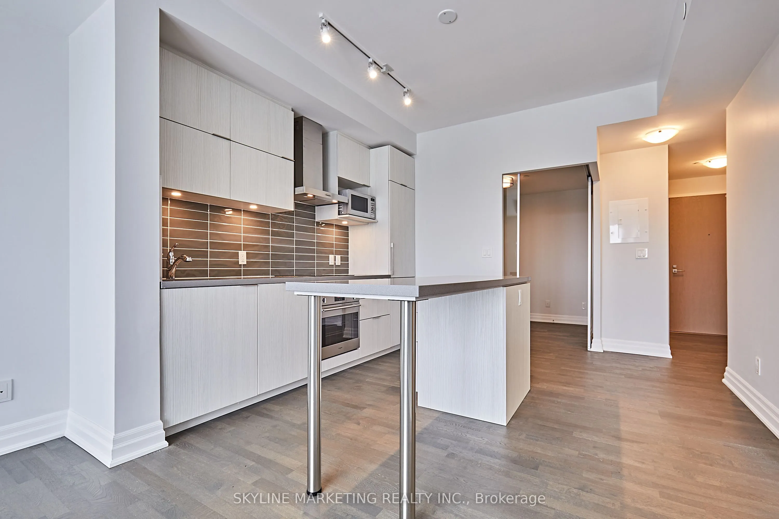 10 Rouge Valley Drive W, #728A