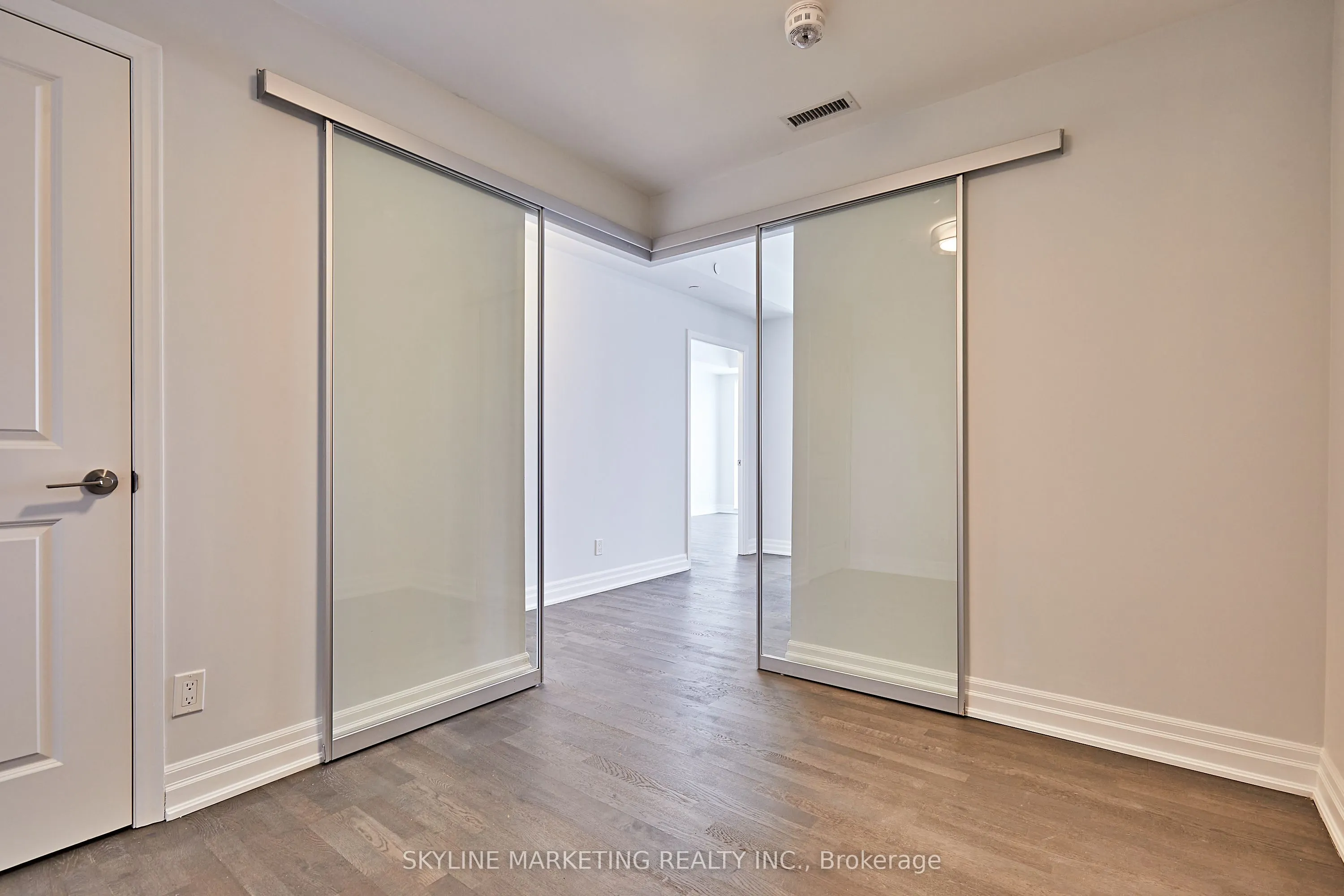 10 Rouge Valley Drive W, #728A