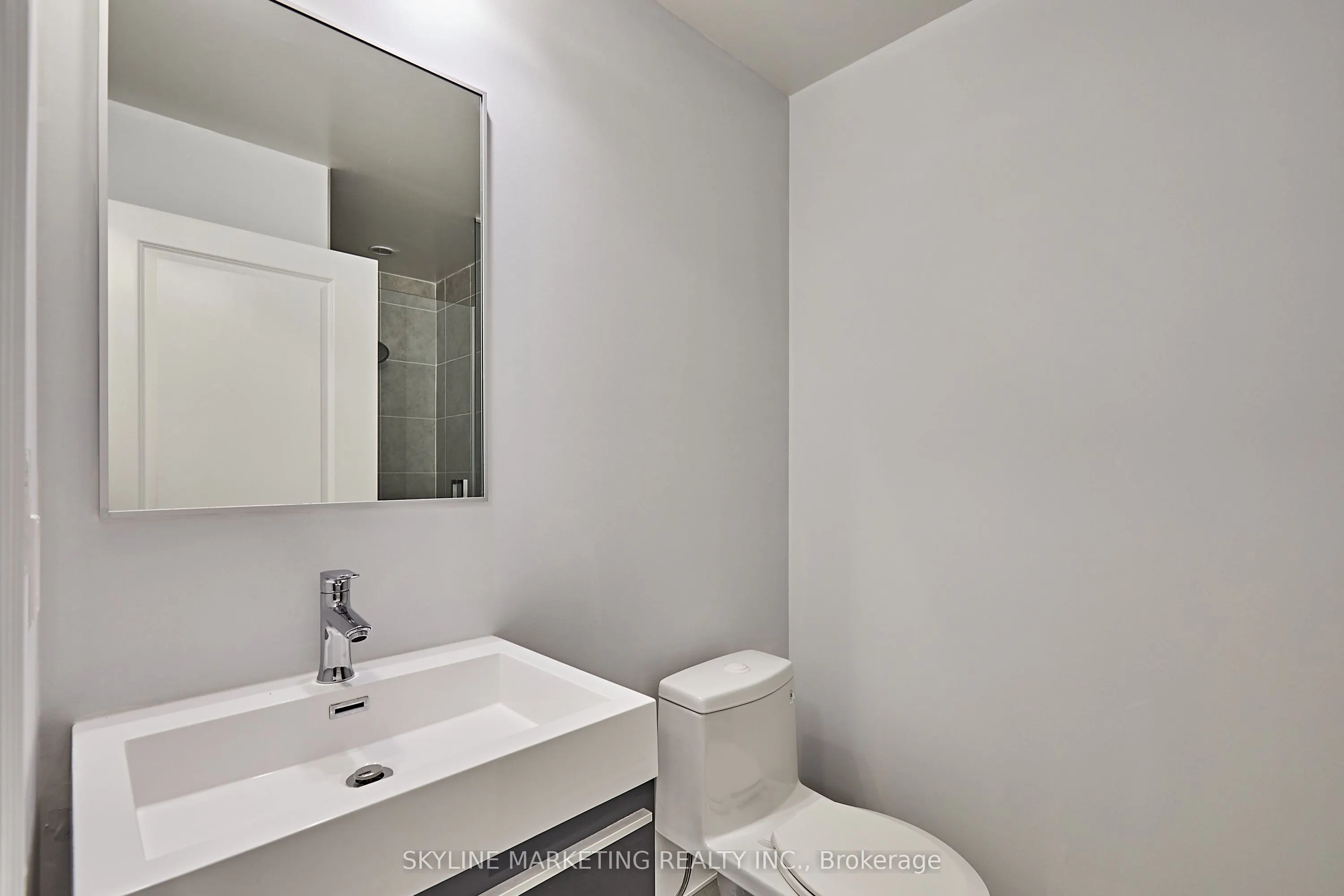 10 Rouge Valley Drive W, #728A